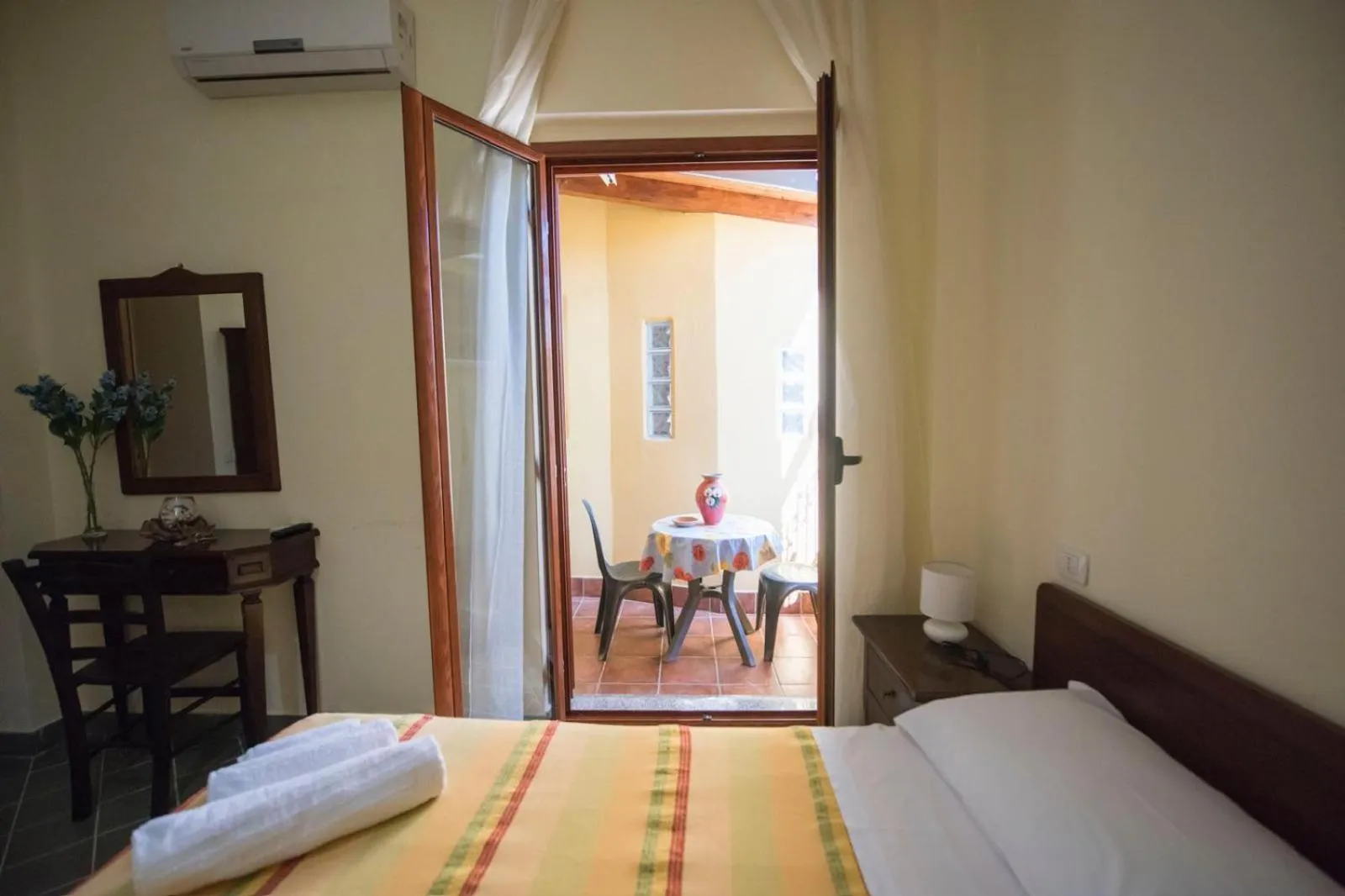 Bed in B&B Casa Cosmano