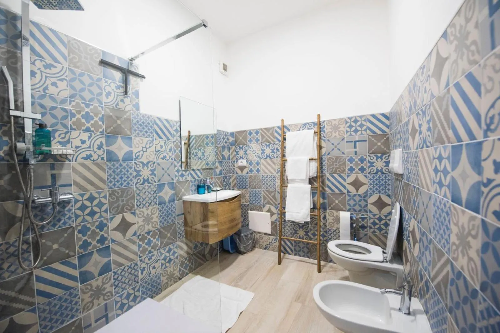 Shower in B&B Casa Cosmano