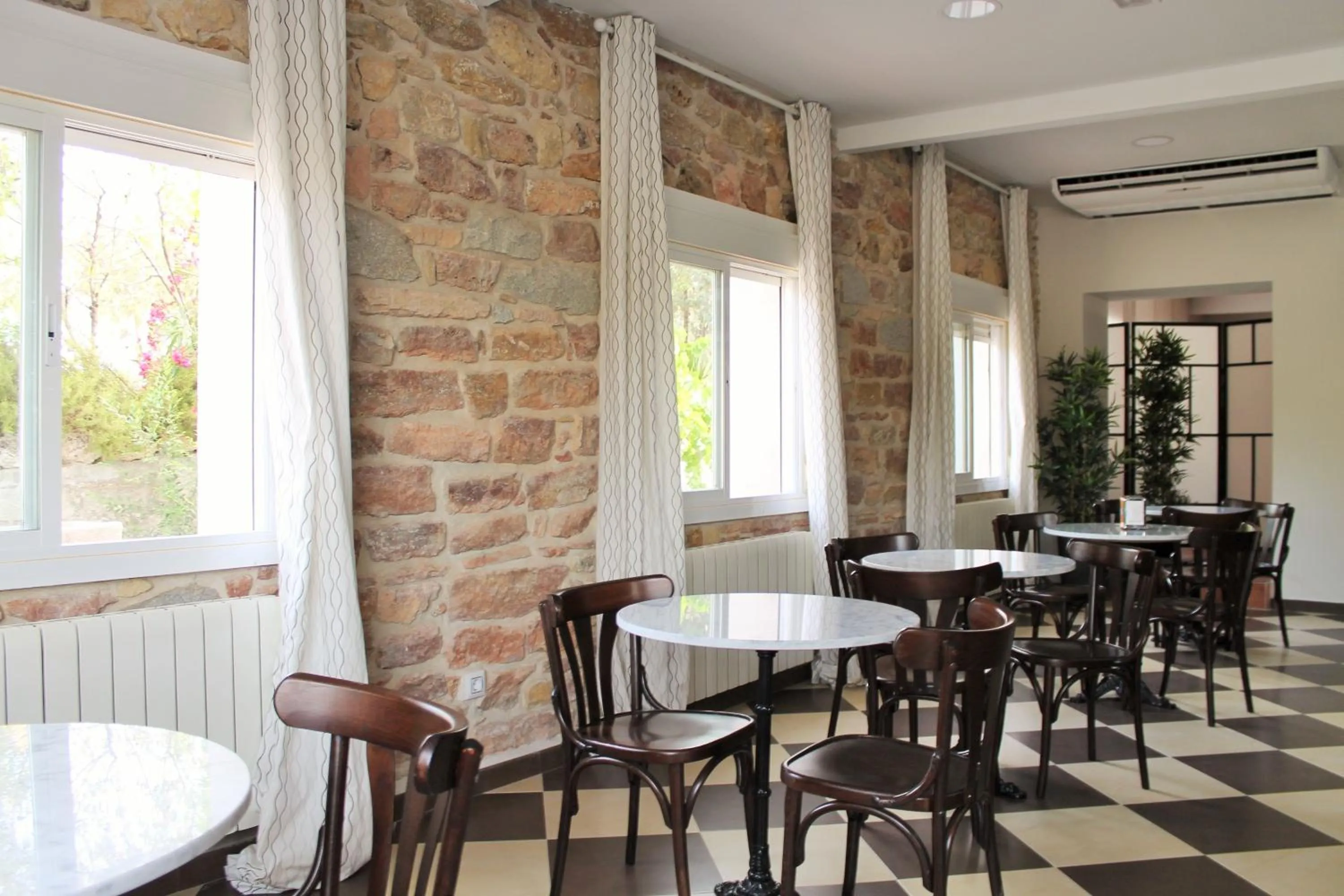 Table tennis in Hostal Landhaus