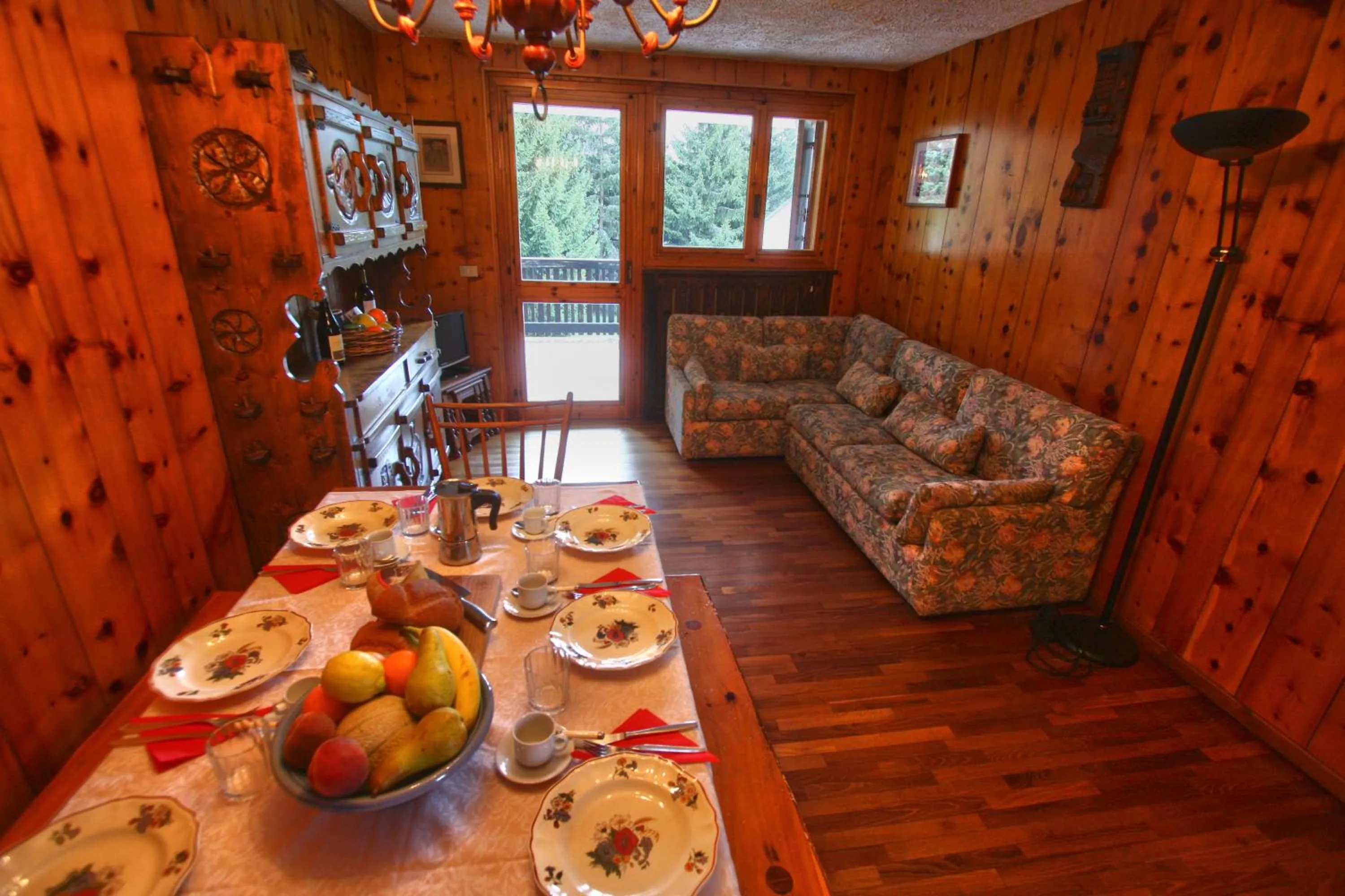 Deluxe Four-Bedroom Apartment in Champoluc Apartment
