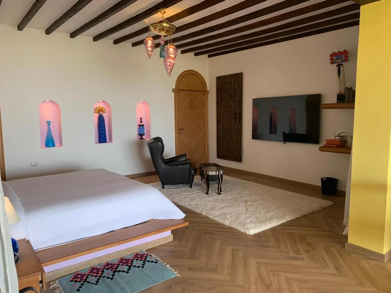 Bed in Lazib Inn Resort & Spa