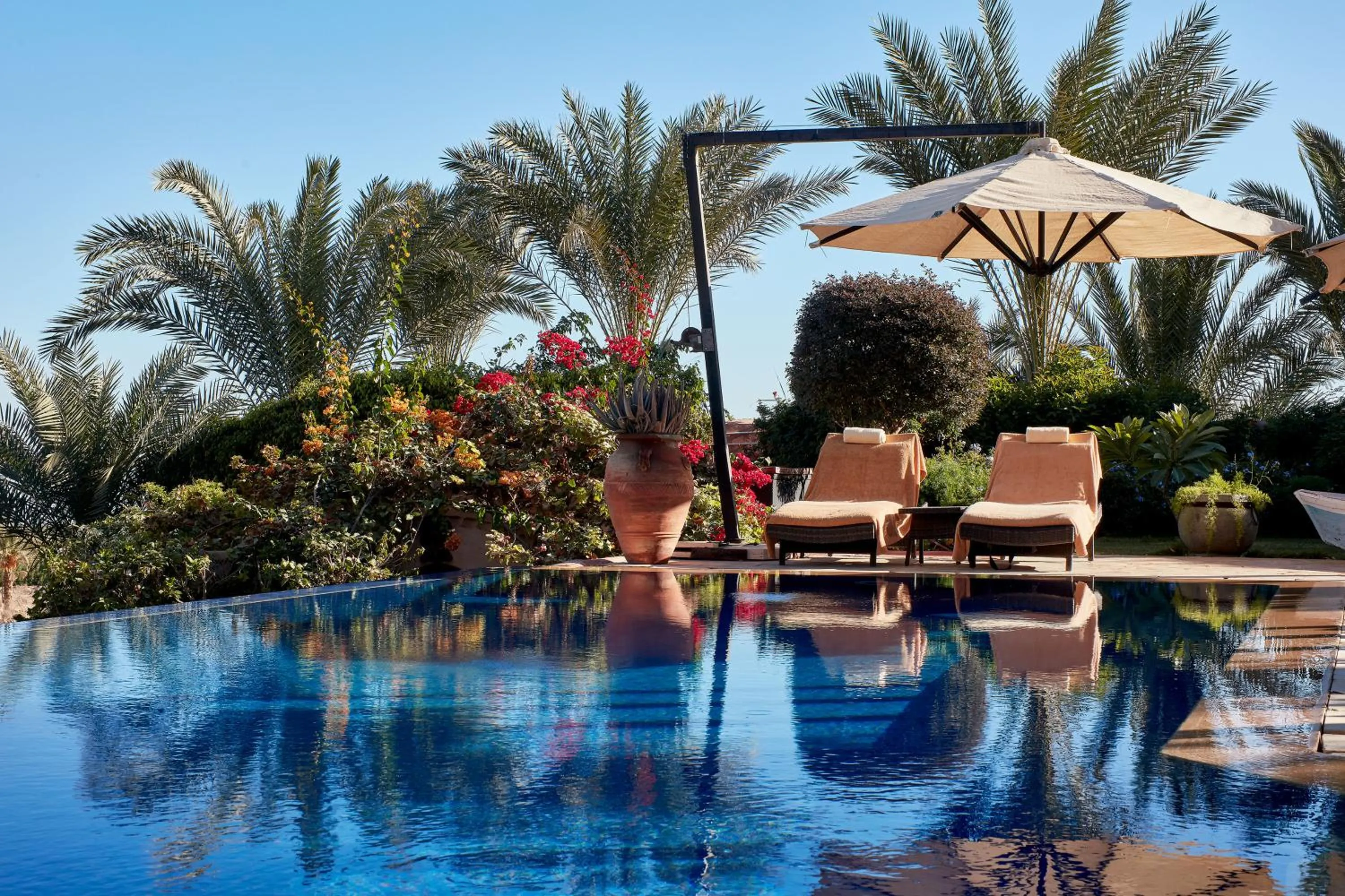 Swimming pool in Lazib Inn Resort & Spa