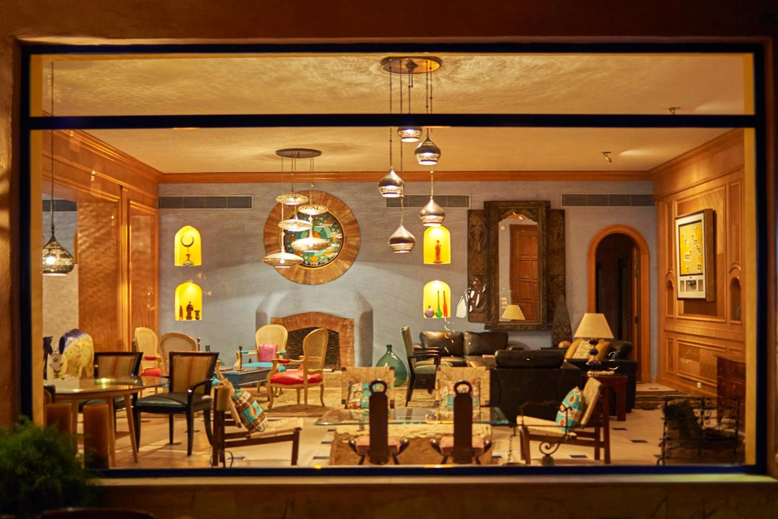 Restaurant/places to eat in Lazib Inn Resort & Spa