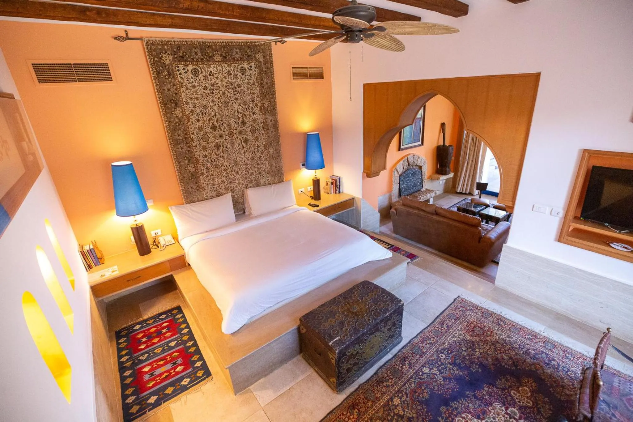 Bed in Lazib Inn Resort & Spa