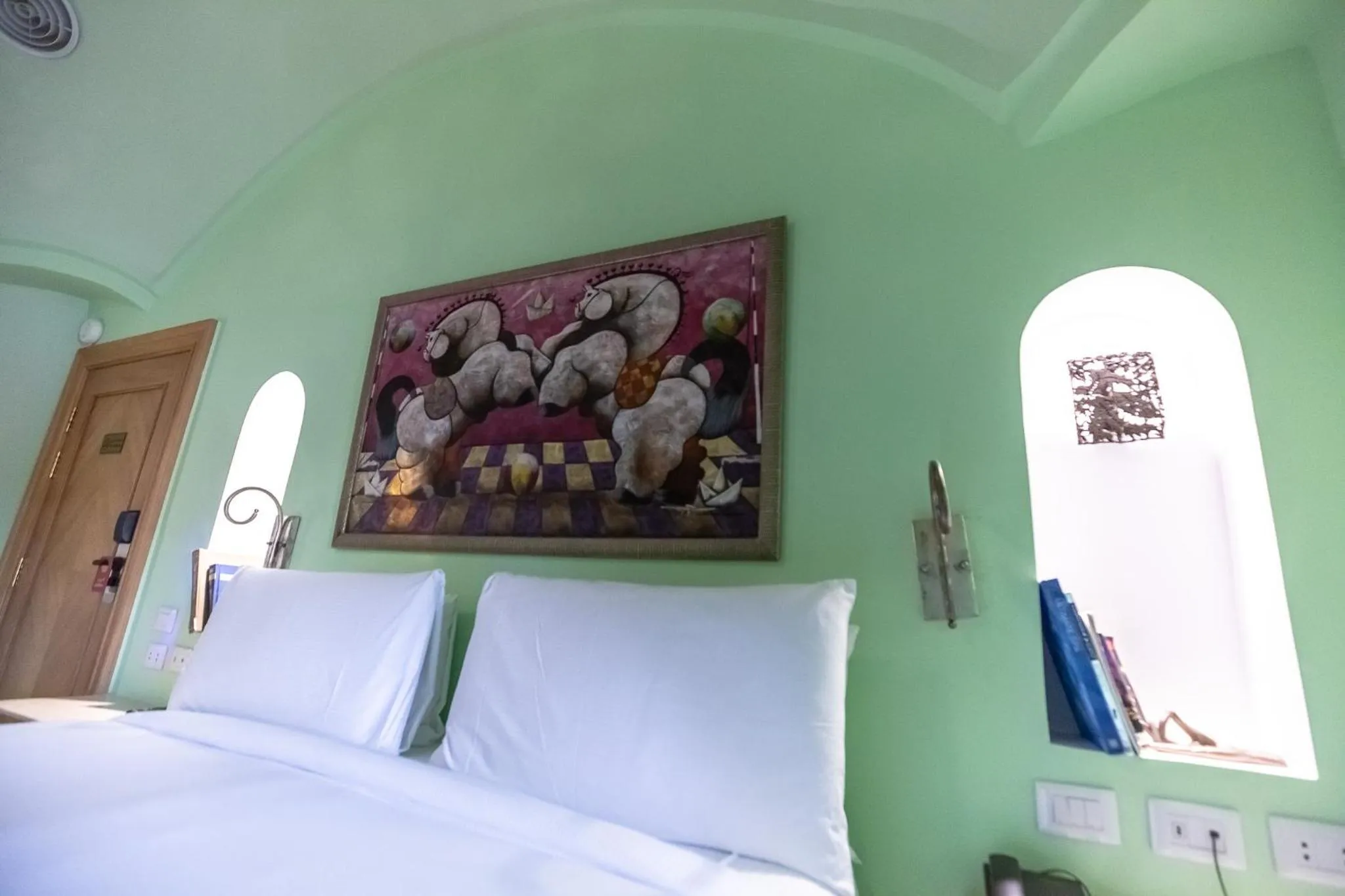 Bed in Lazib Inn Resort & Spa