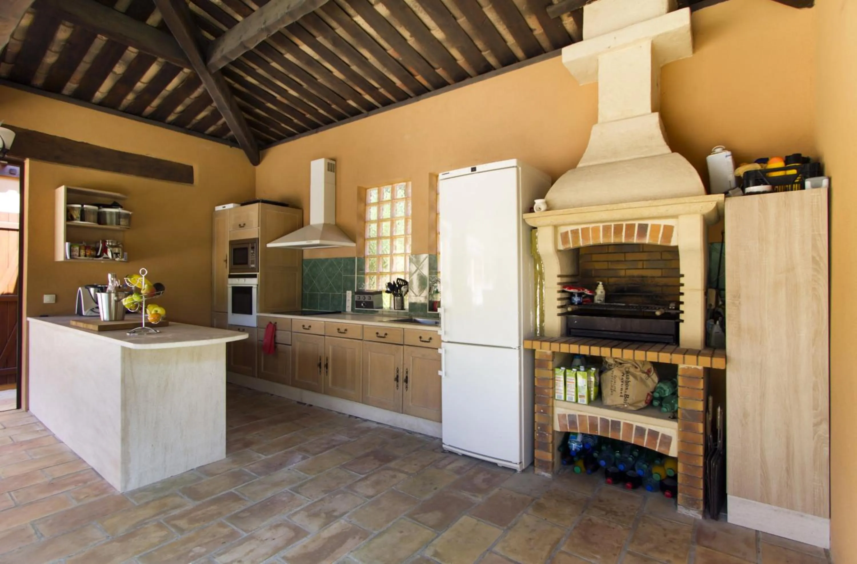 Communal kitchen in Domaine Les Cigales