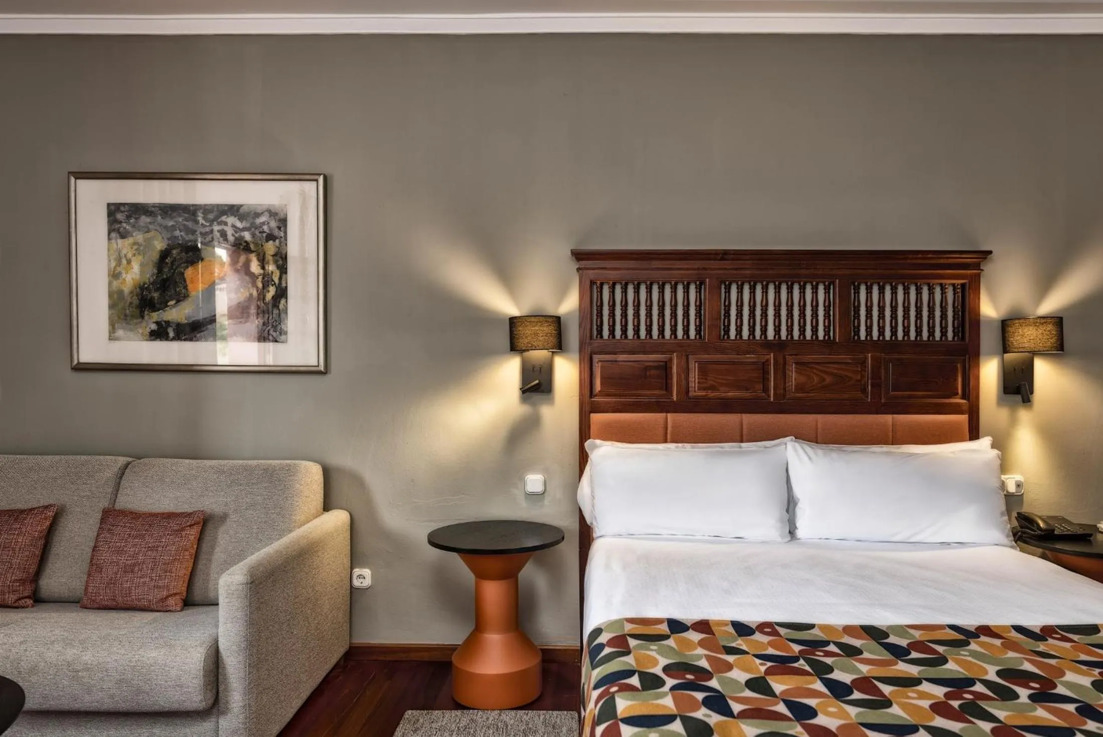 Photo of the whole room, Bed in Parador de La Palma