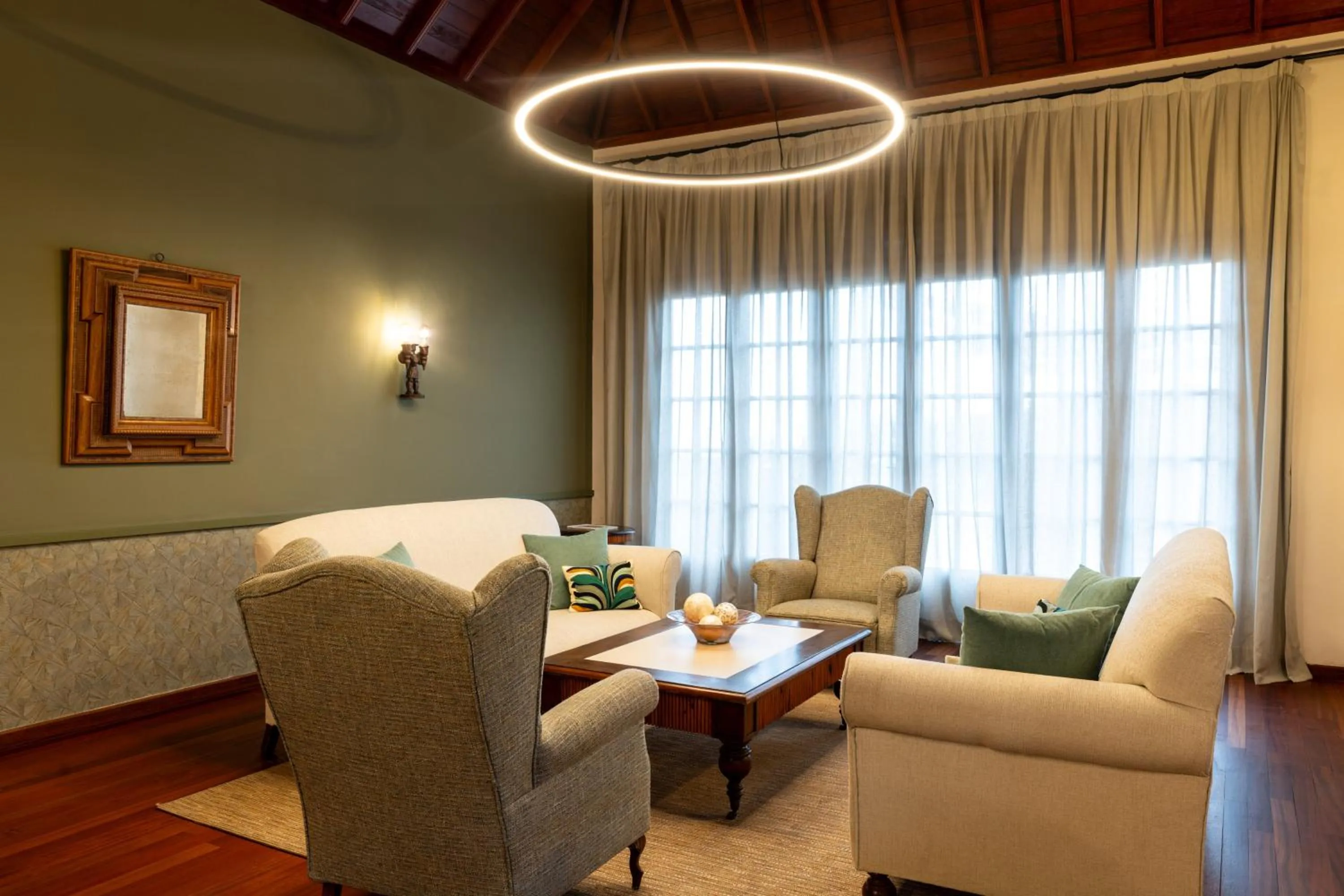 Library in Parador de La Palma