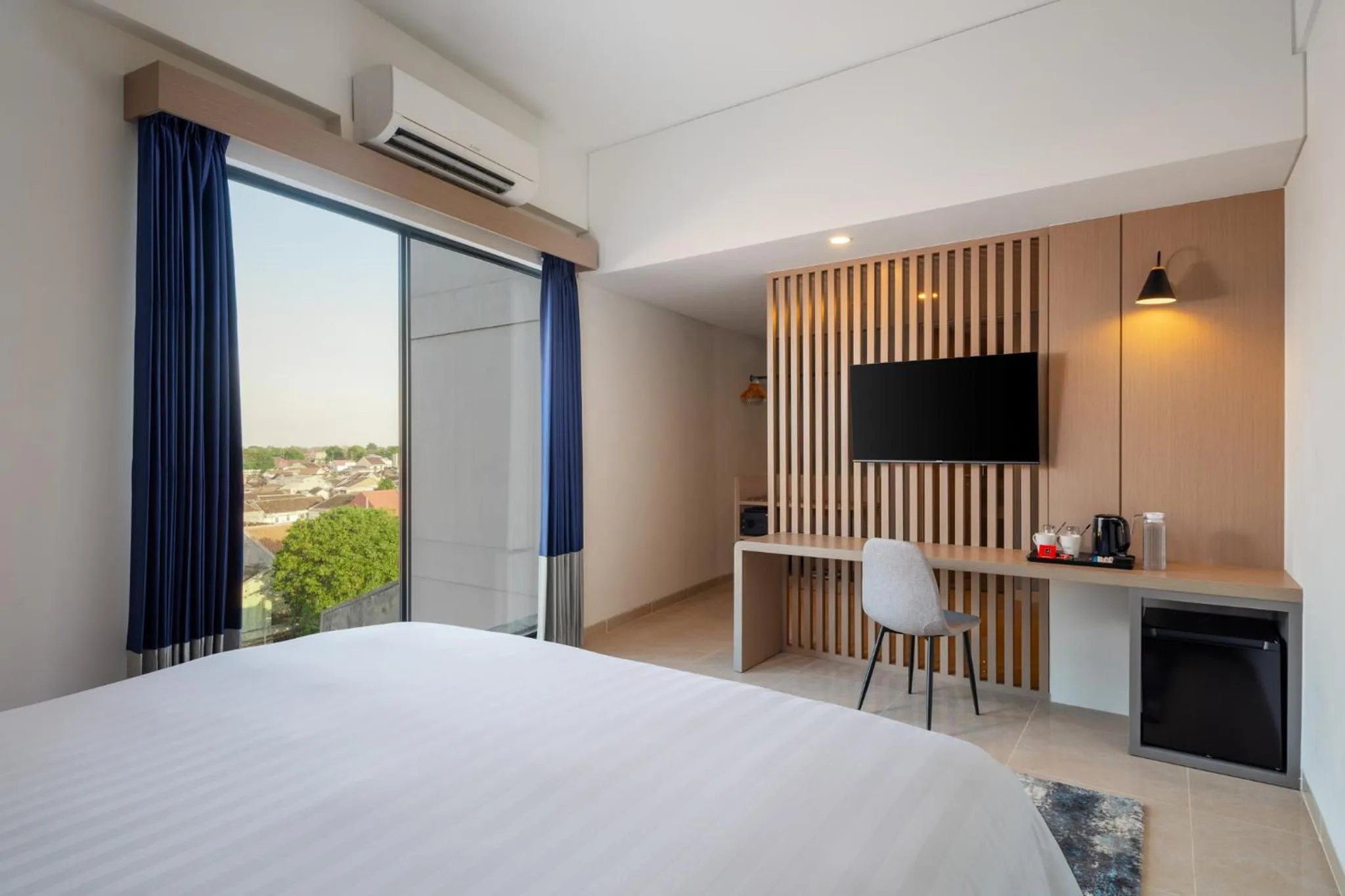 Bedroom, Bed in Aston Inn Lumajang - East Java