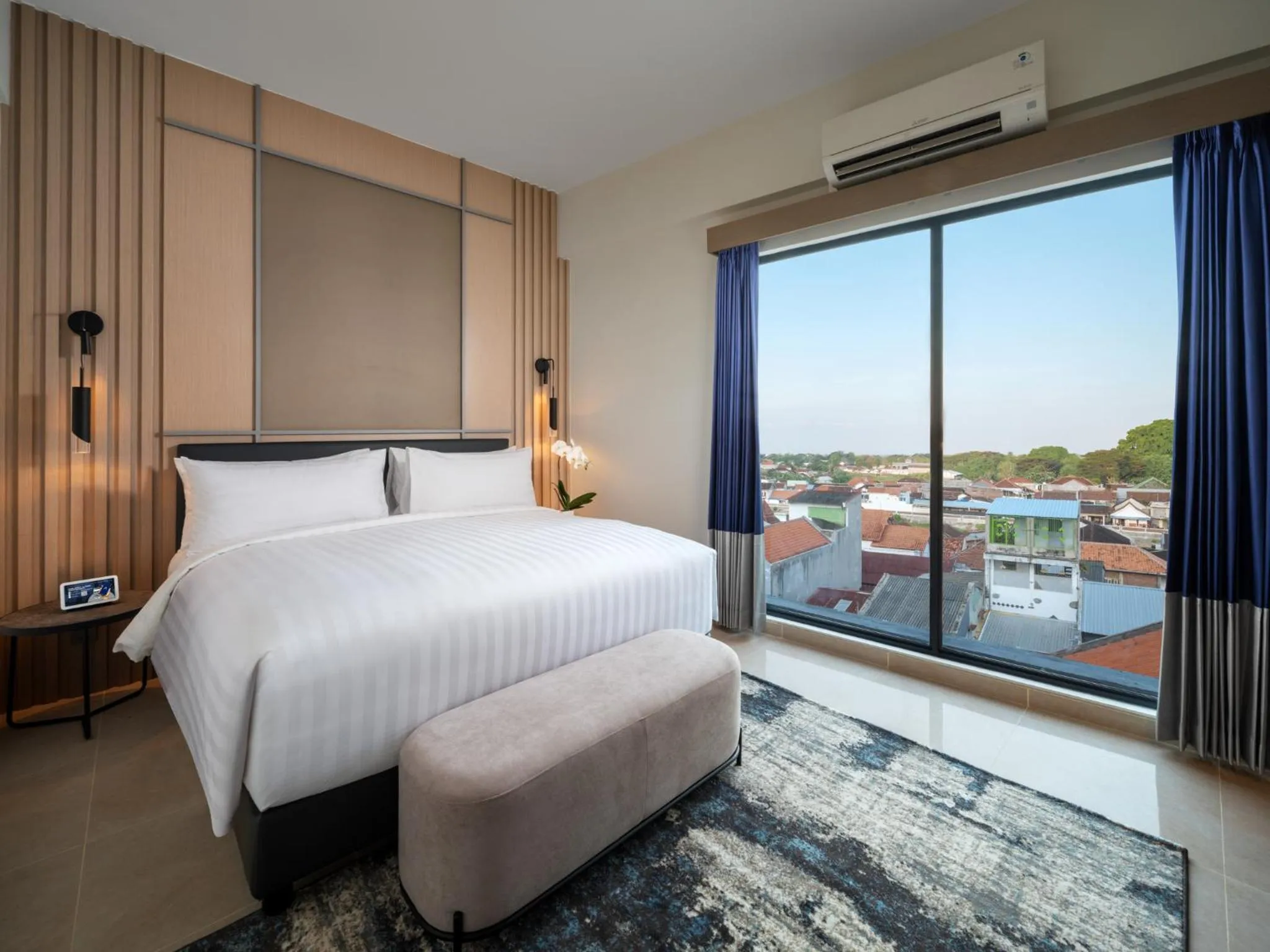 Bedroom, Bed in Aston Inn Lumajang - East Java