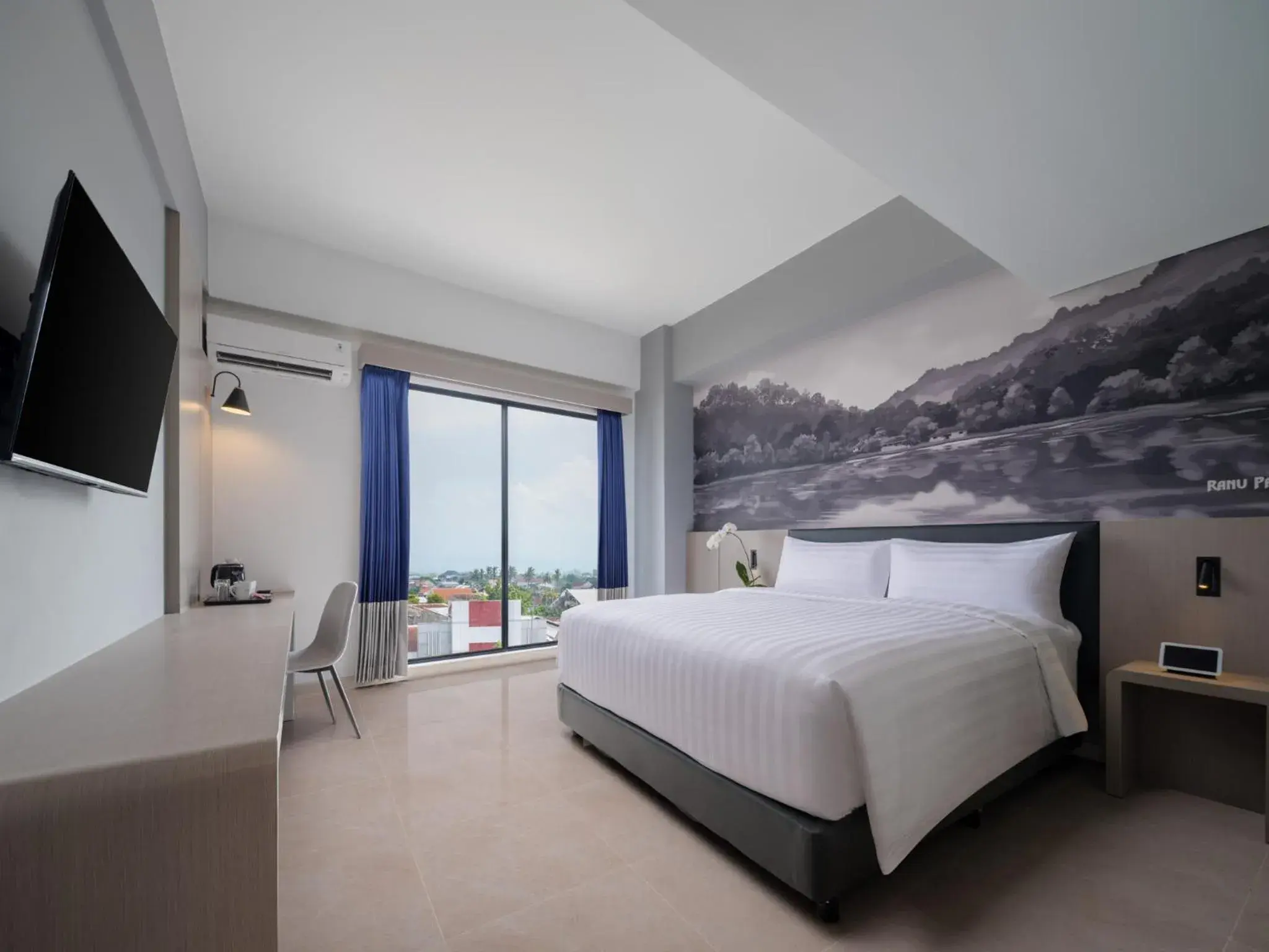 Queen Room in Aston Inn Lumajang - East Java Queen Room in Aston Inn Lumajang - East Java