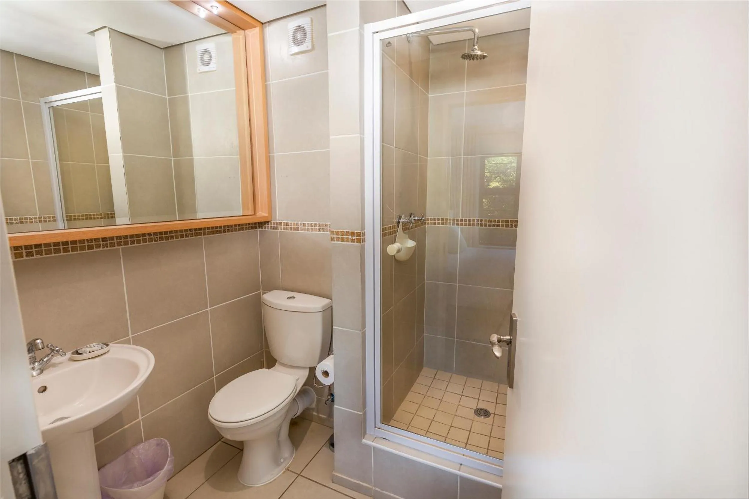 Shower in 14 The Shades - by Stay in Umhlanga