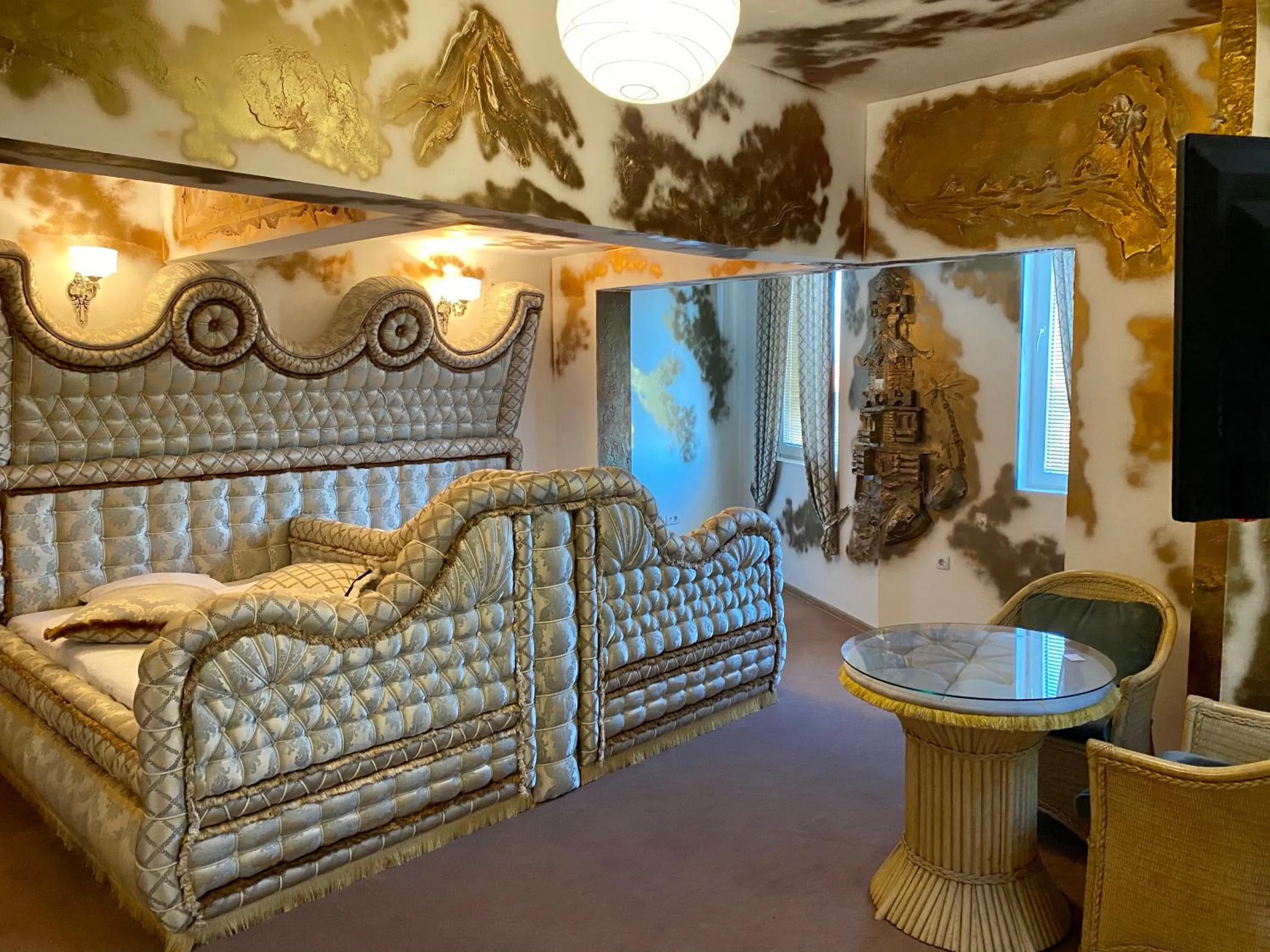 Bali Colosseum Hotel