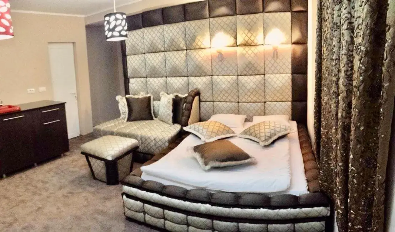 Standard Double Room with Sauna - single occupancy in Bali Colosseum Hotel Standard Double Room with Sauna - single occupancy in Bali Colosseum Hotel