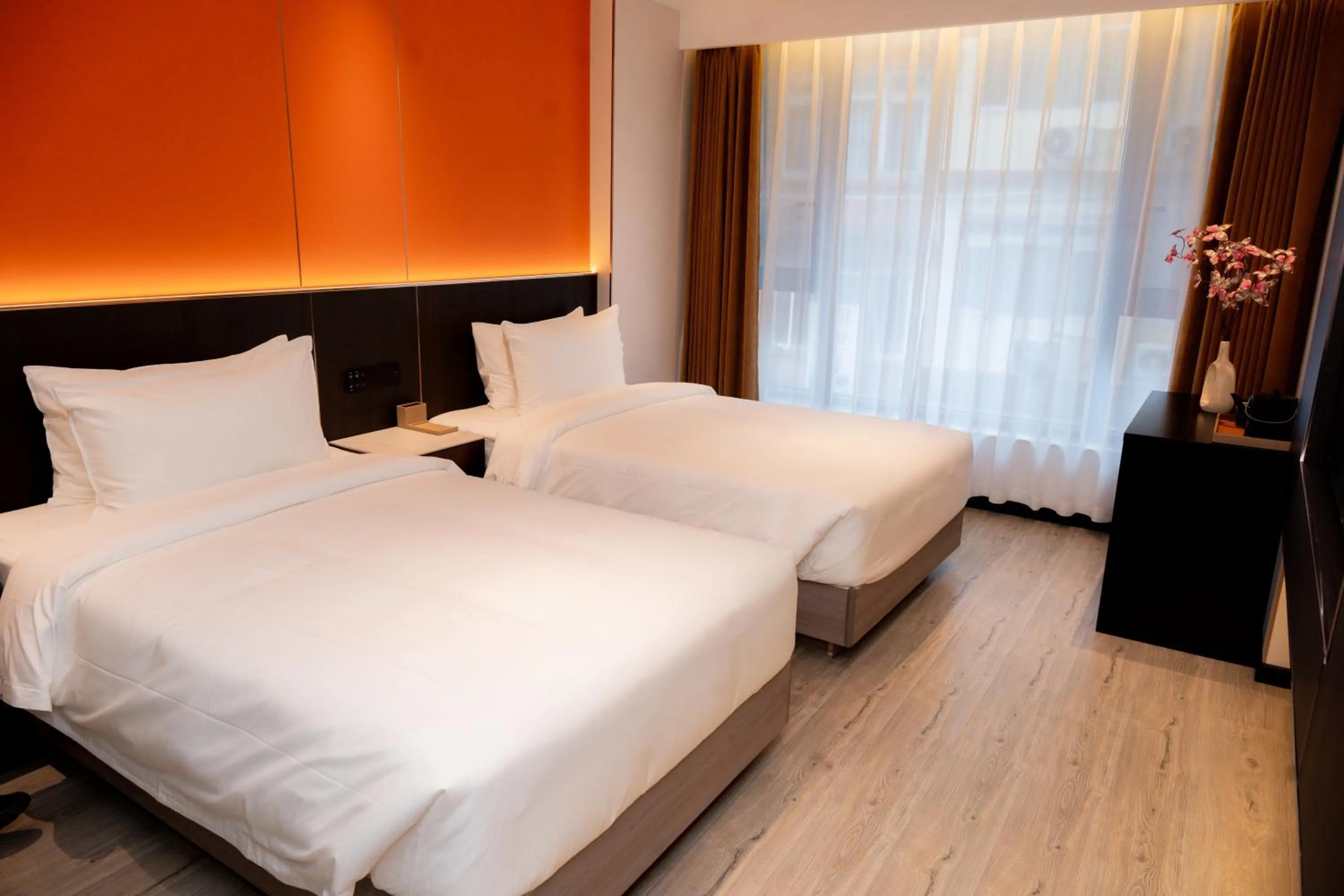 Photo of the whole room, Bed in Jiuding Joy Hotel