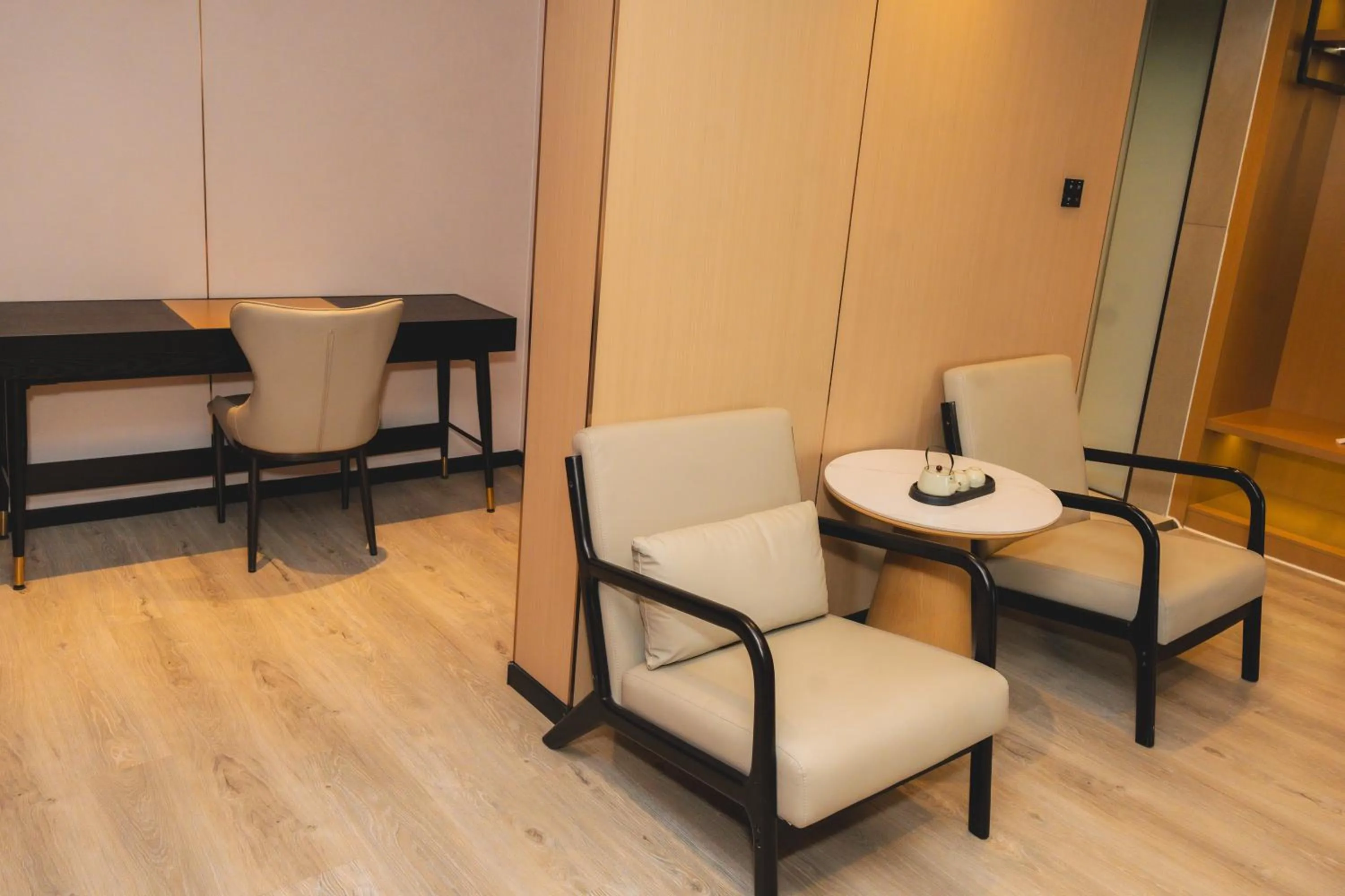 Seating area in Jiuding Joy Hotel