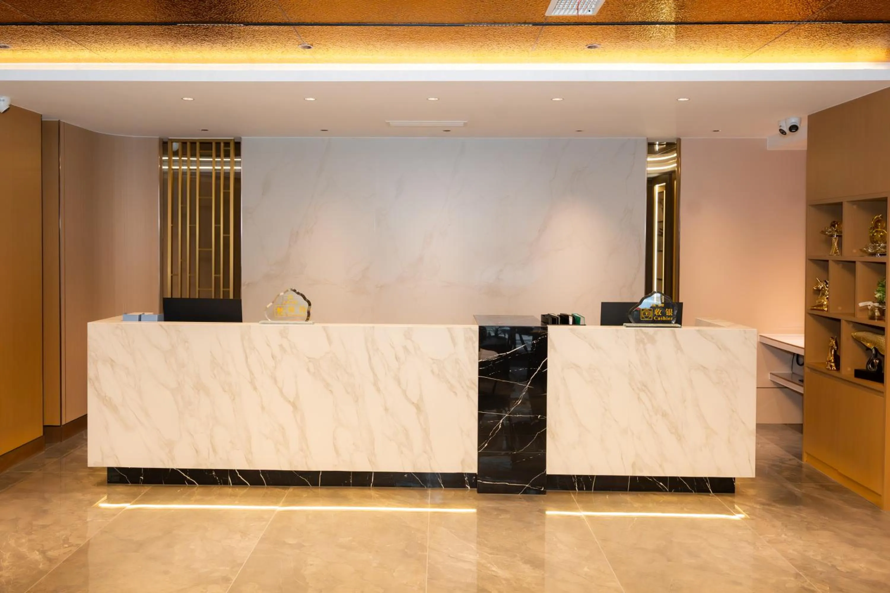 Lobby or reception in Jiuding Joy Hotel