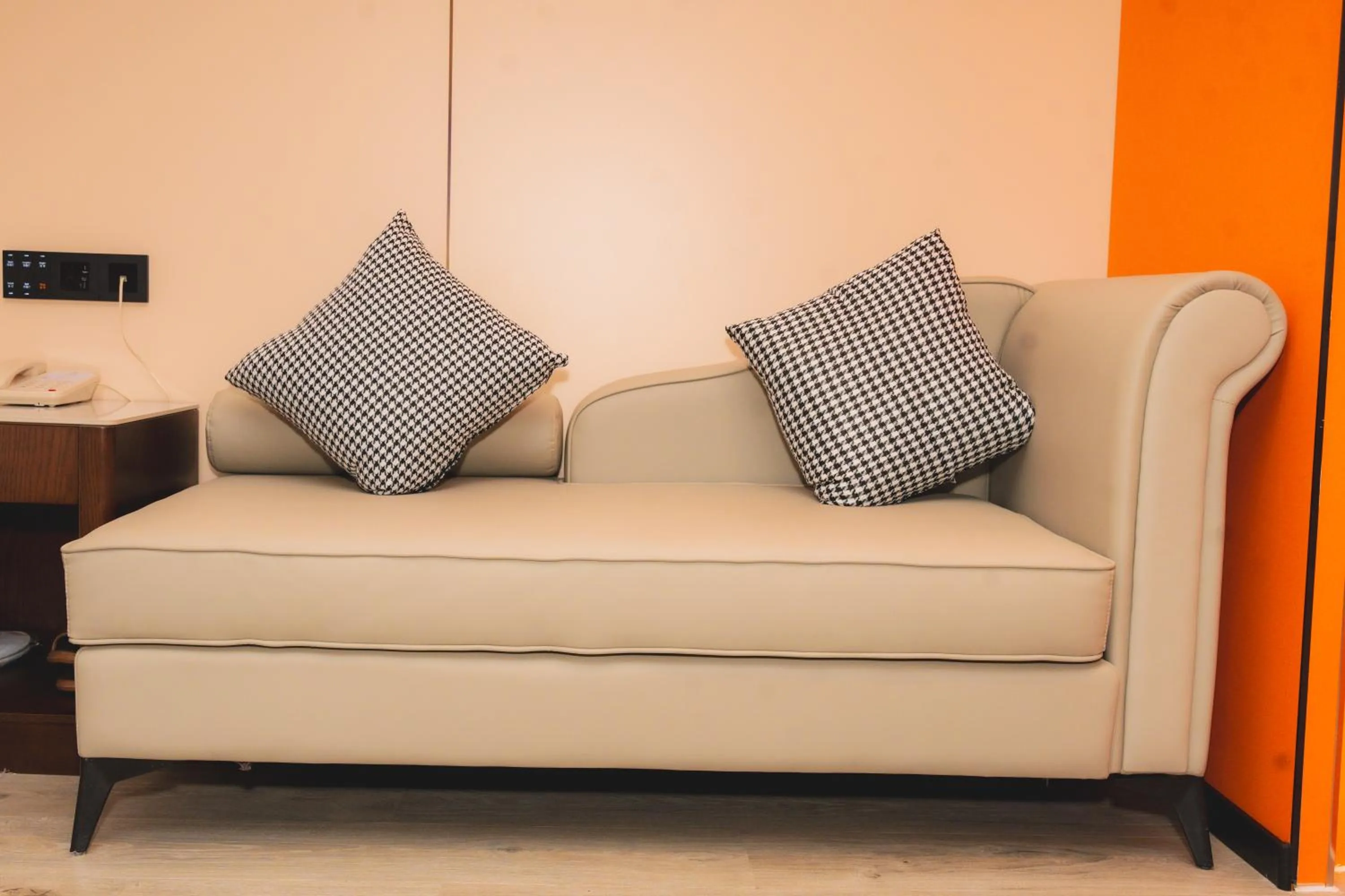 Seating area in Jiuding Joy Hotel