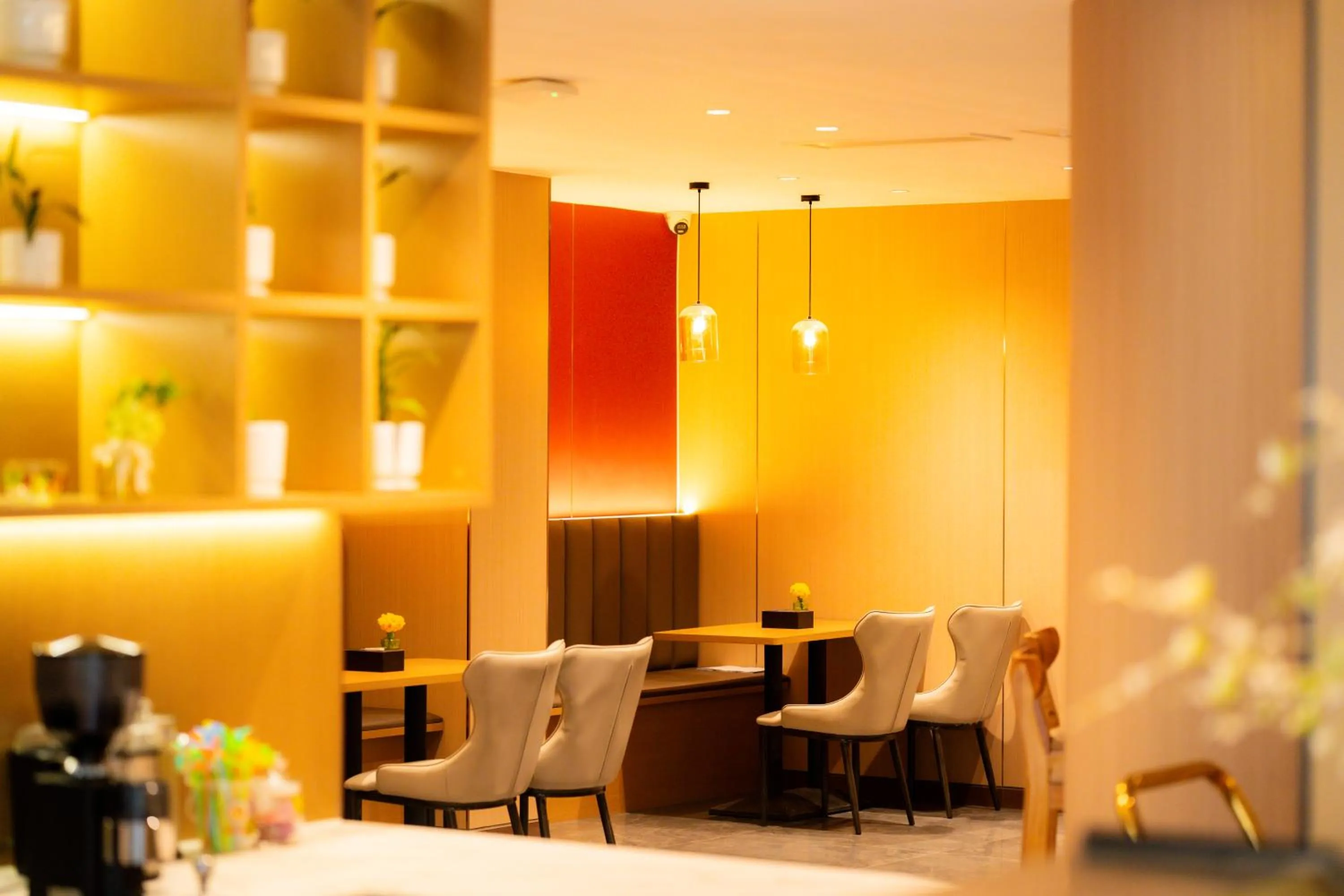 Coffee/tea facilities in Jiuding Joy Hotel