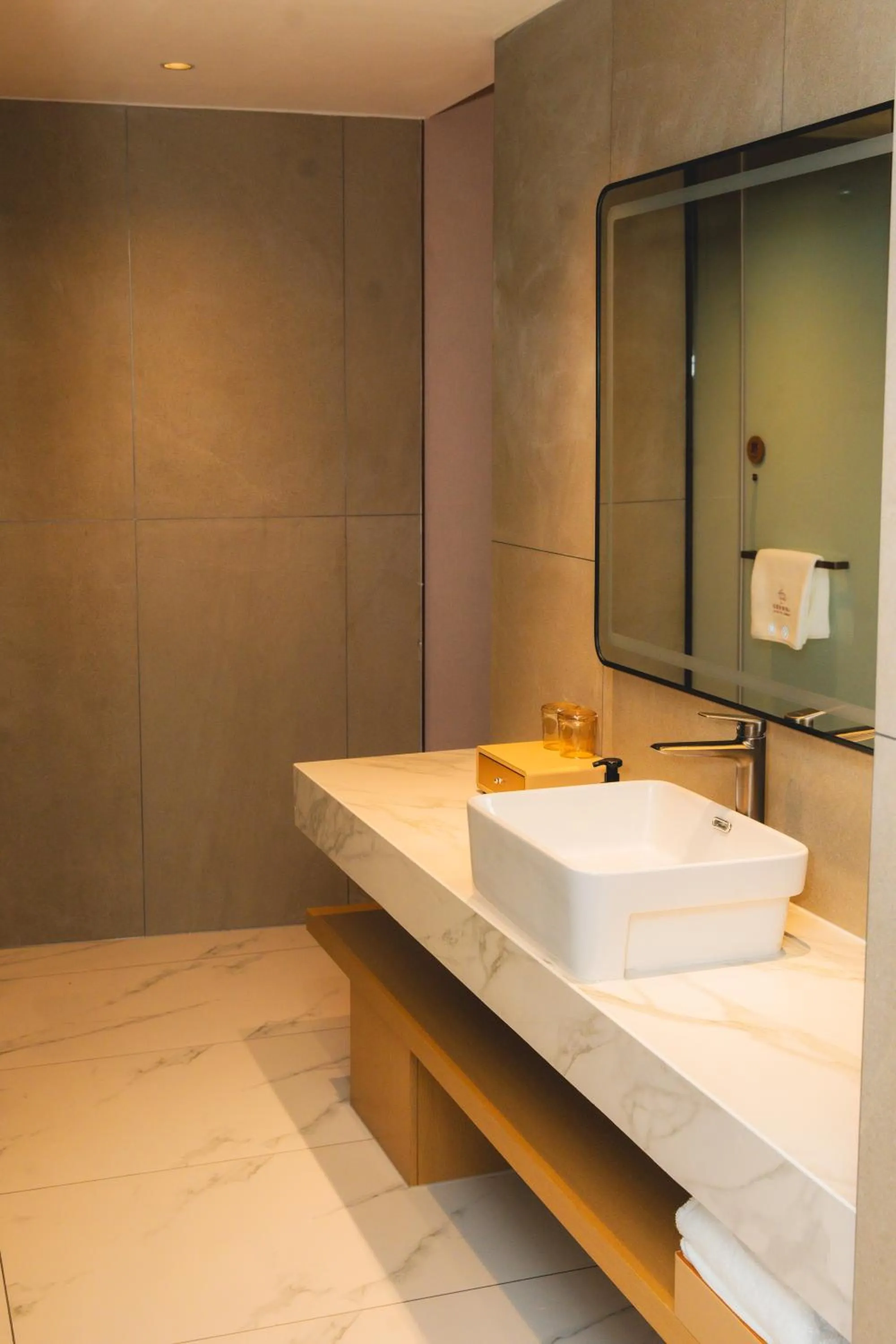 Bathroom in Jiuding Joy Hotel