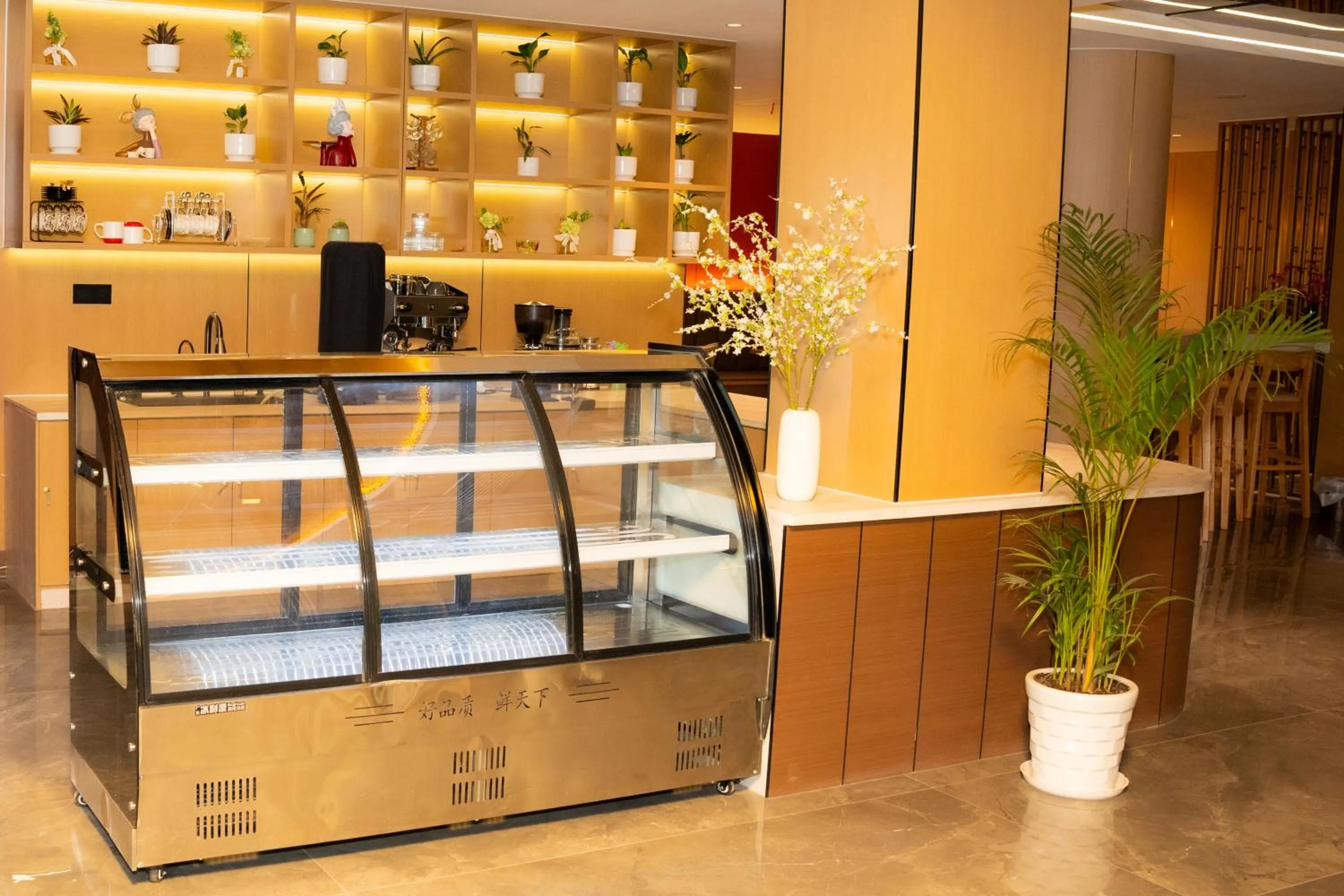 Coffee/tea facilities in Jiuding Joy Hotel