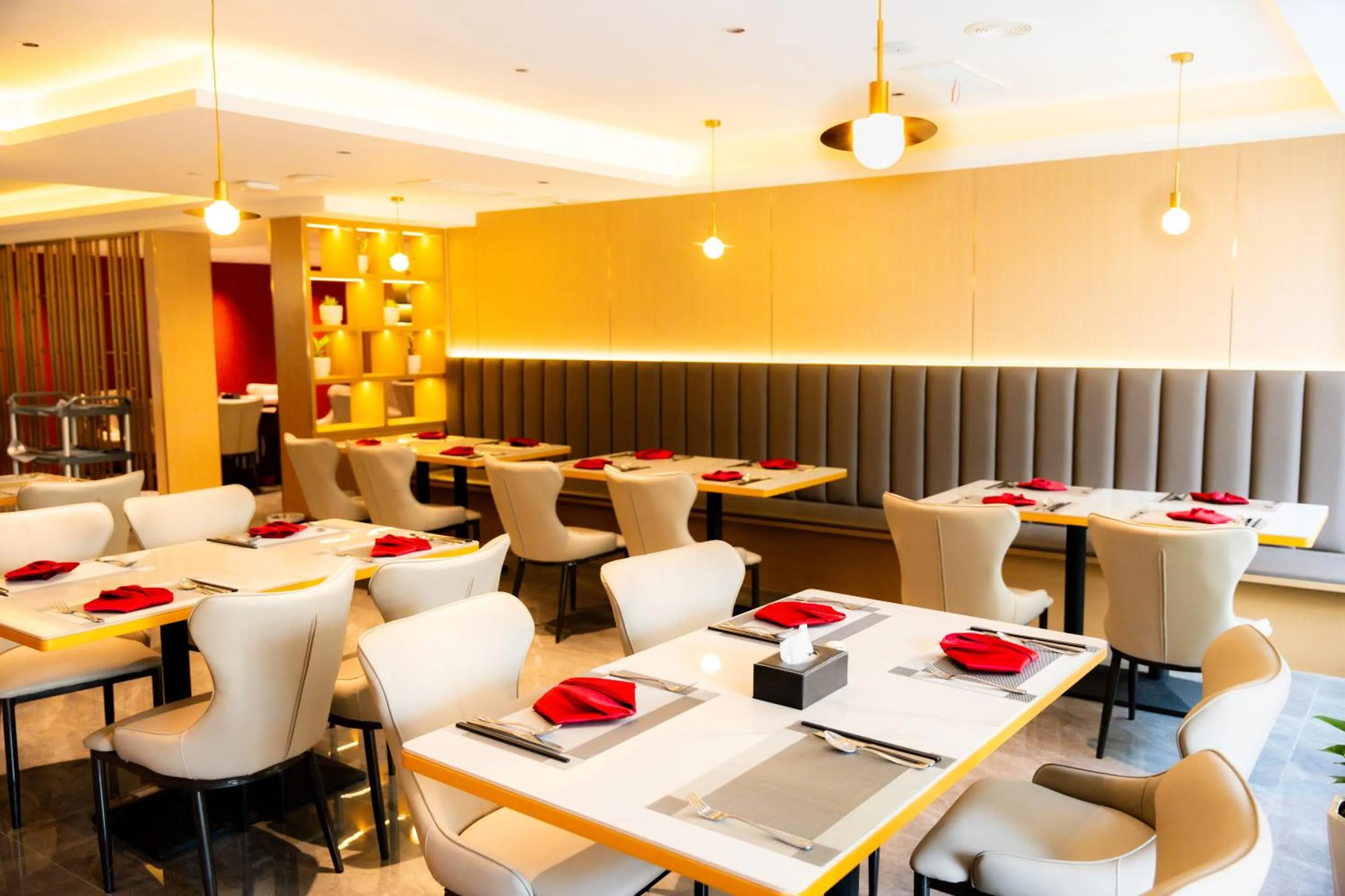 Restaurant/places to eat in Jiuding Joy Hotel