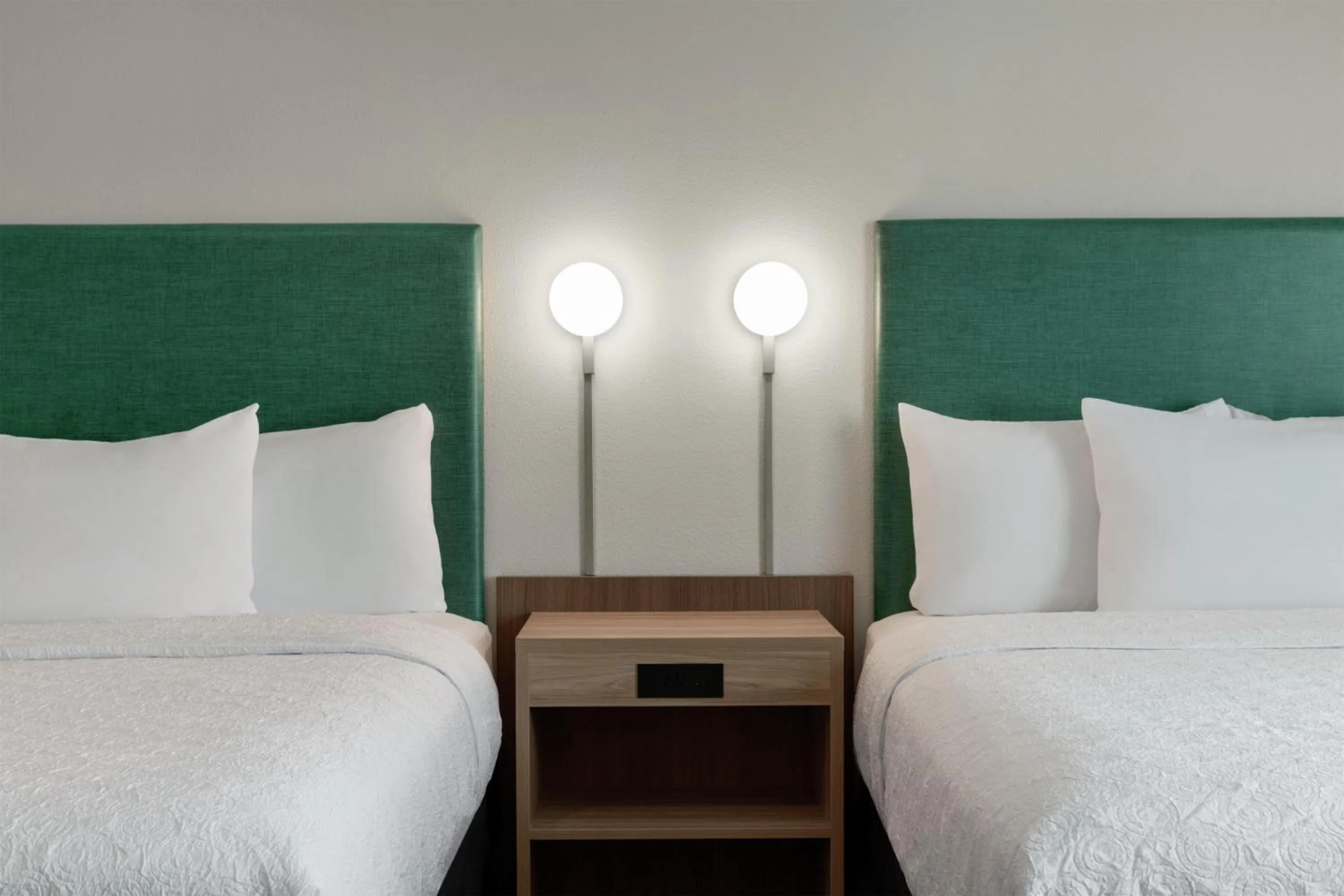 Bed in Home2 Suites By Hilton Denton