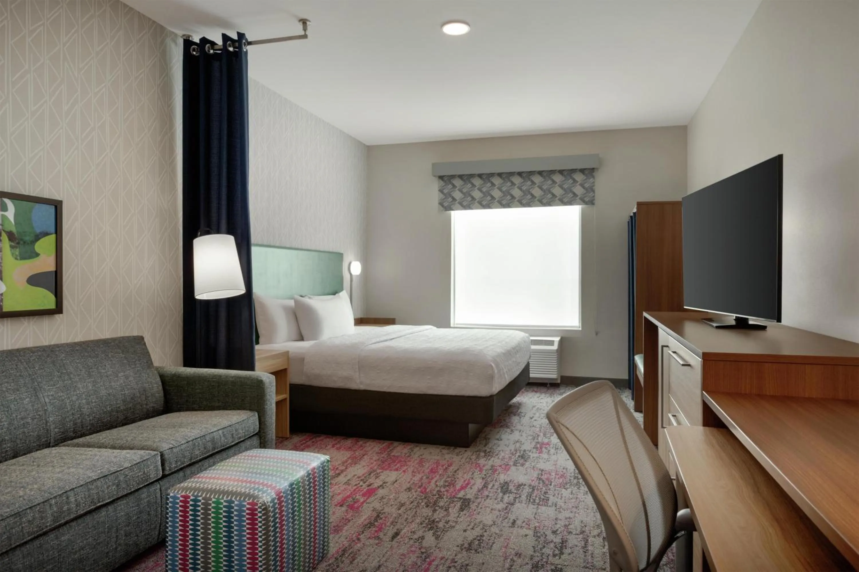 Living room, Bed in Home2 Suites By Hilton Denton