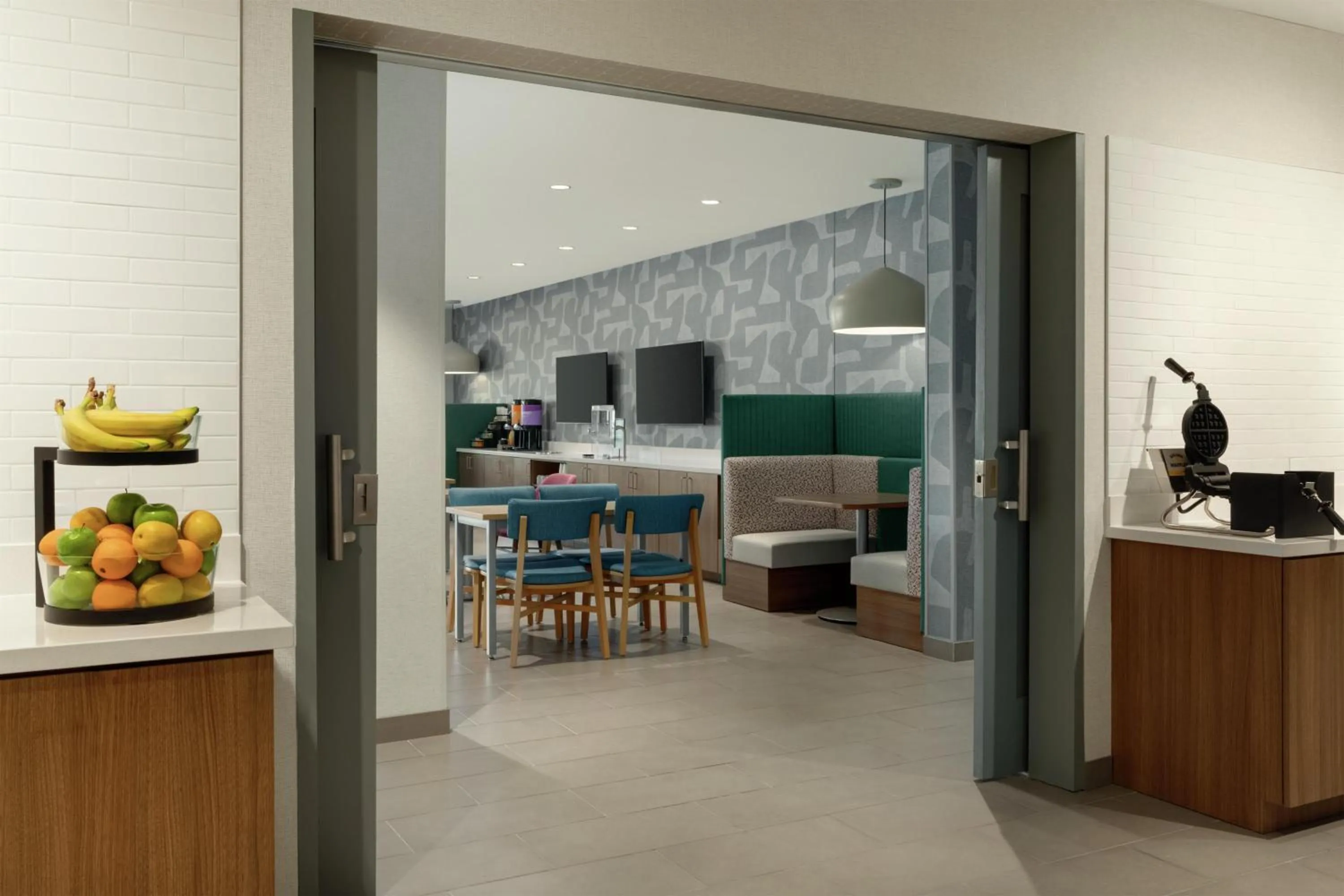 Breakfast in Home2 Suites By Hilton Denton