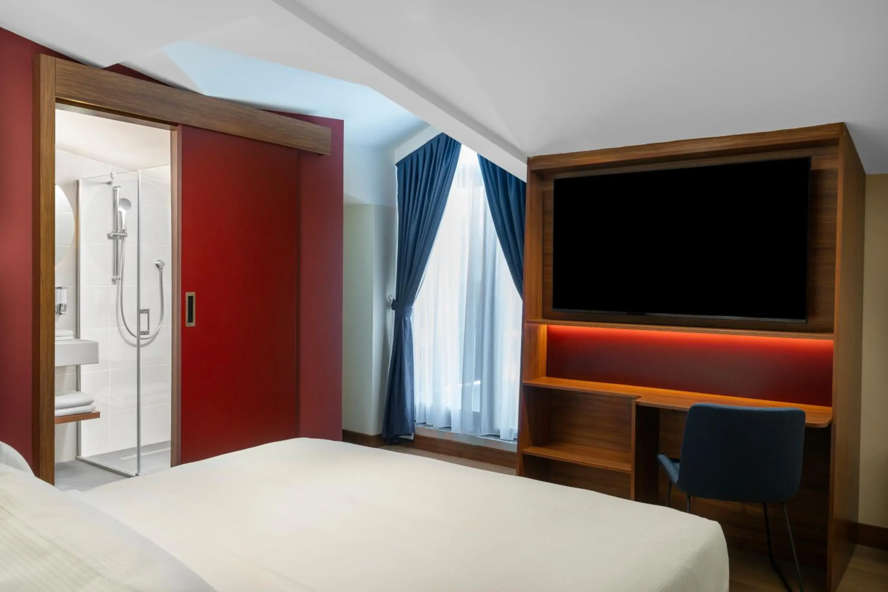Queen Room with Terrace in Hampton By Hilton Istanbul Sisli Queen Room with Terrace in Hampton By Hilton Istanbul Sisli