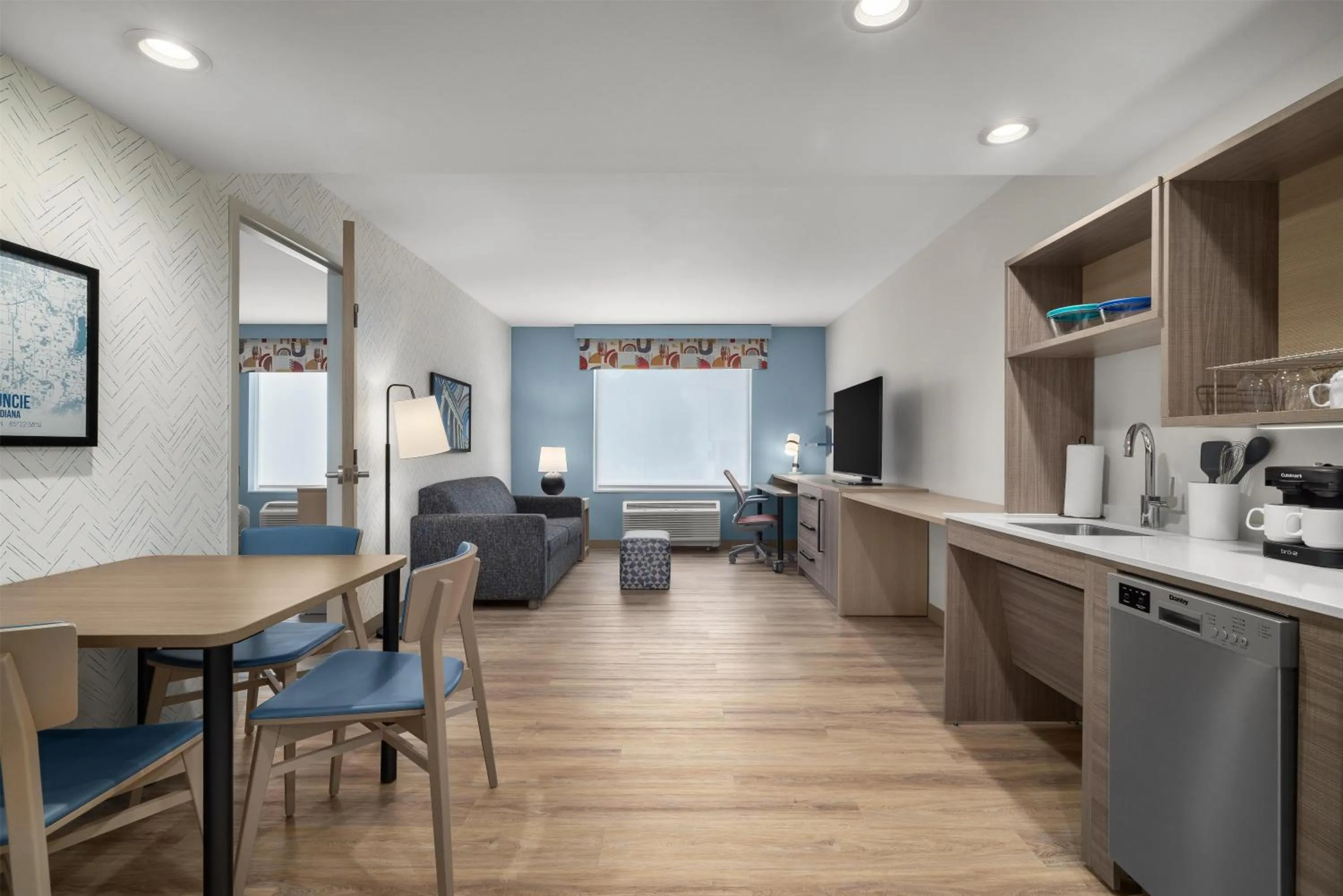 Kitchen or kitchenette in Home2 Suites By Hilton Muncie