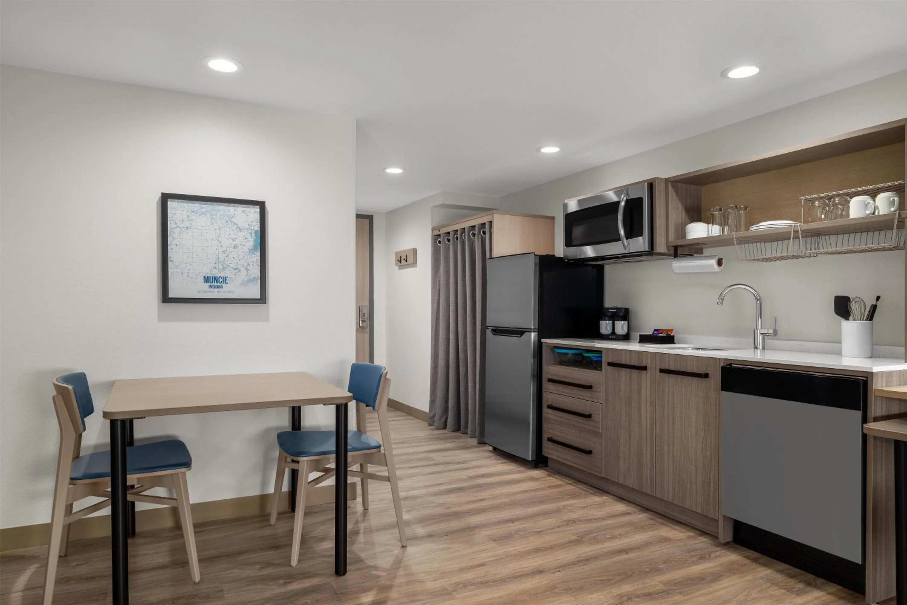 Kitchen or kitchenette in Home2 Suites By Hilton Muncie