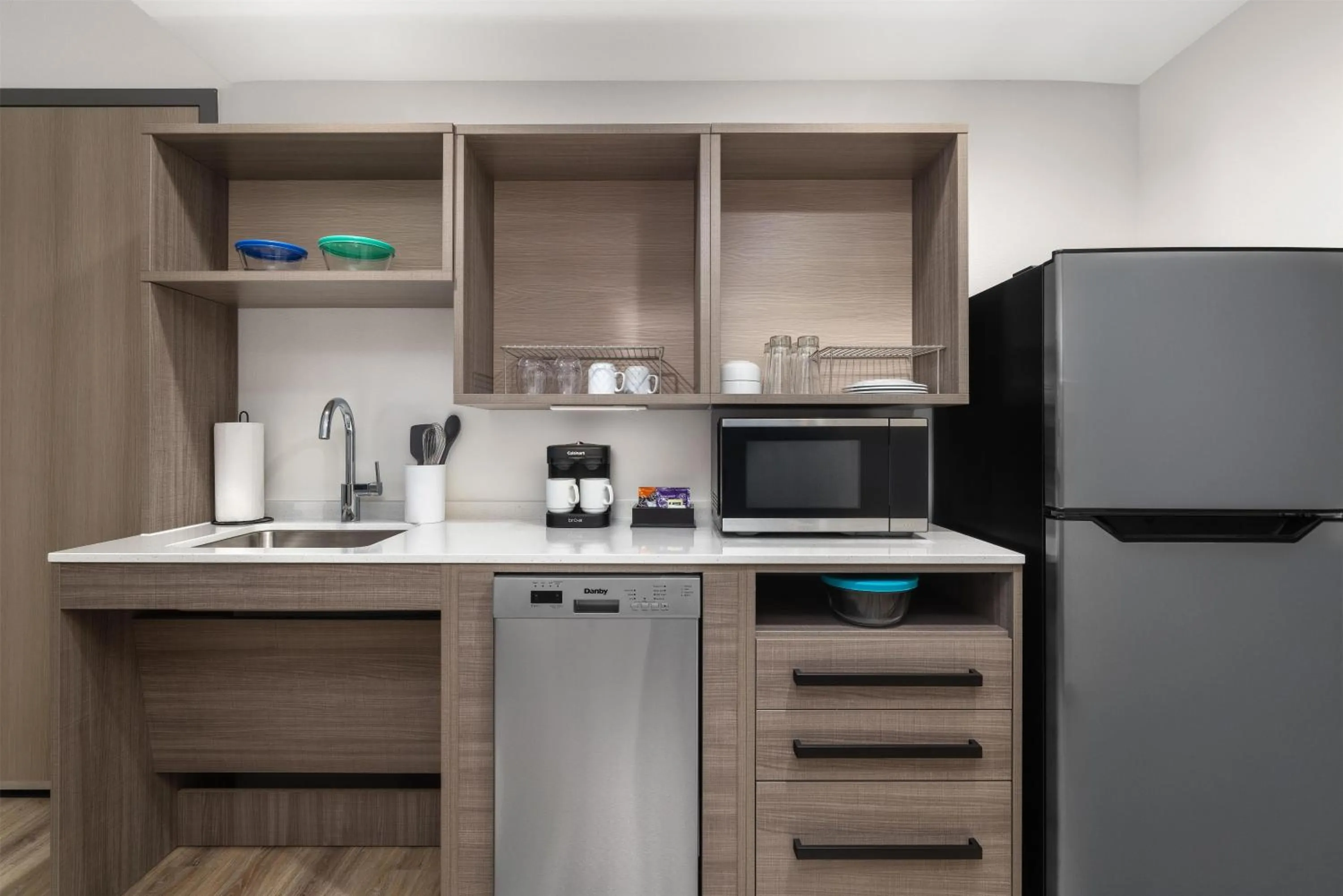 Kitchen or kitchenette in Home2 Suites By Hilton Muncie