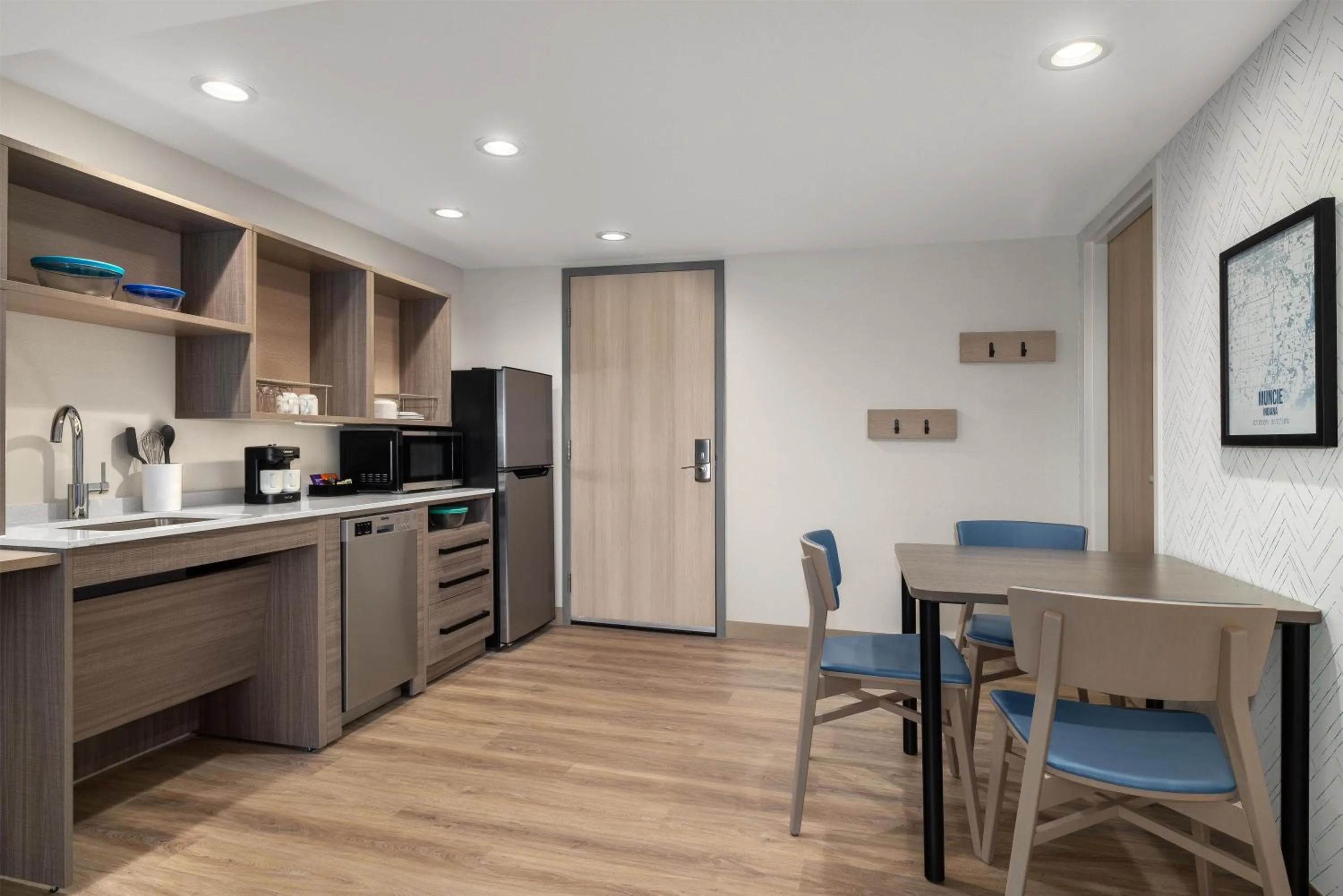 Kitchen or kitchenette in Home2 Suites By Hilton Muncie