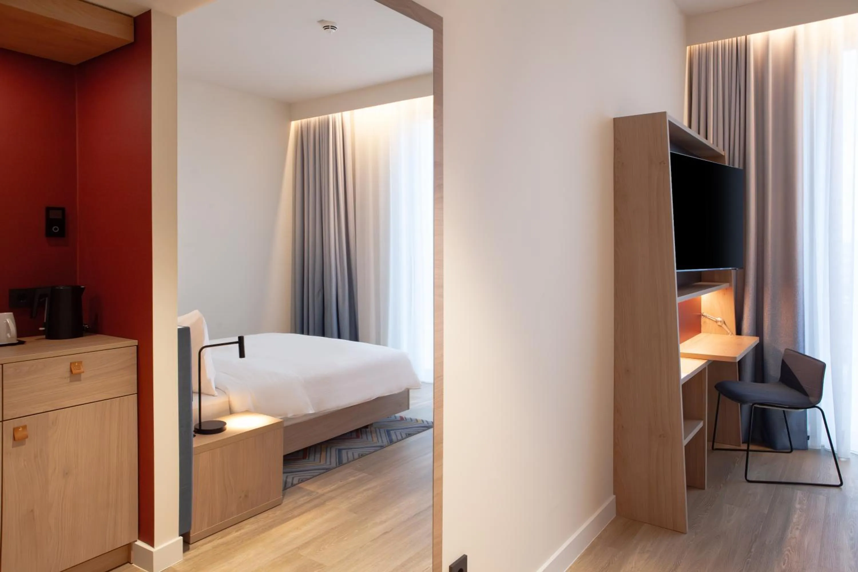 Bedroom, Bed in Hampton By Hilton Stuttgart Airport