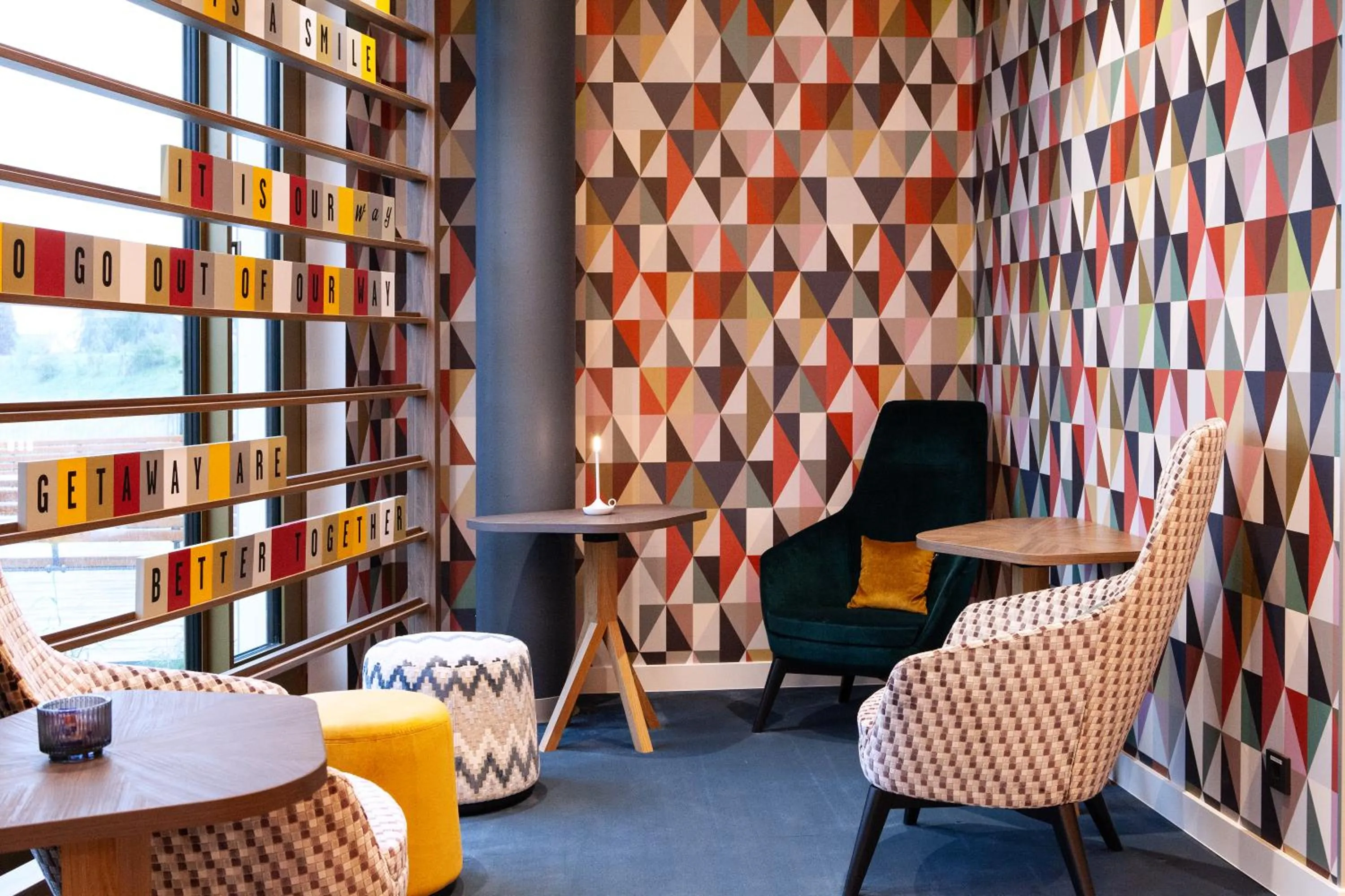 Lobby or reception in Hampton By Hilton Stuttgart Airport