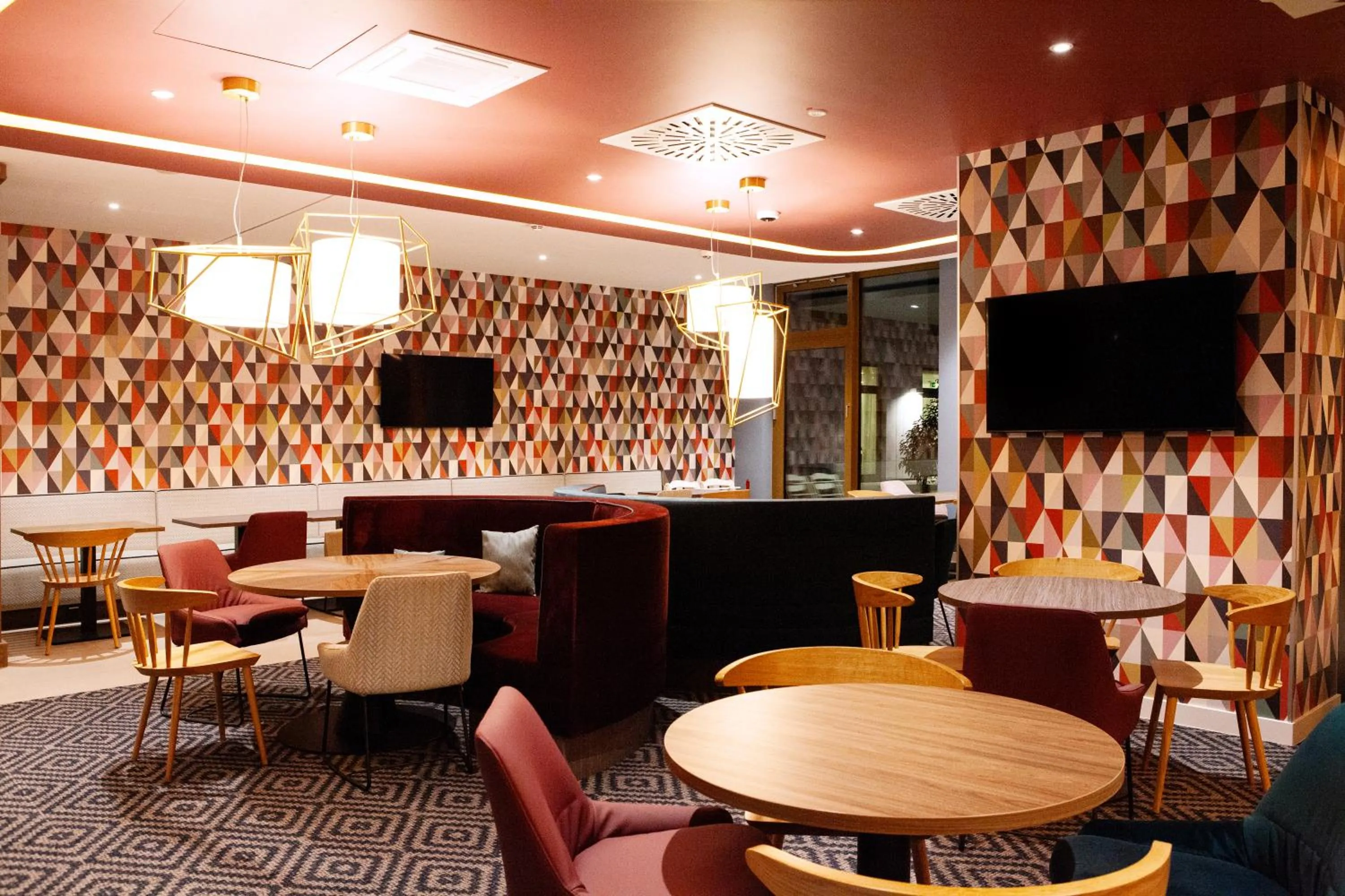 Restaurant/places to eat in Hampton By Hilton Stuttgart Airport