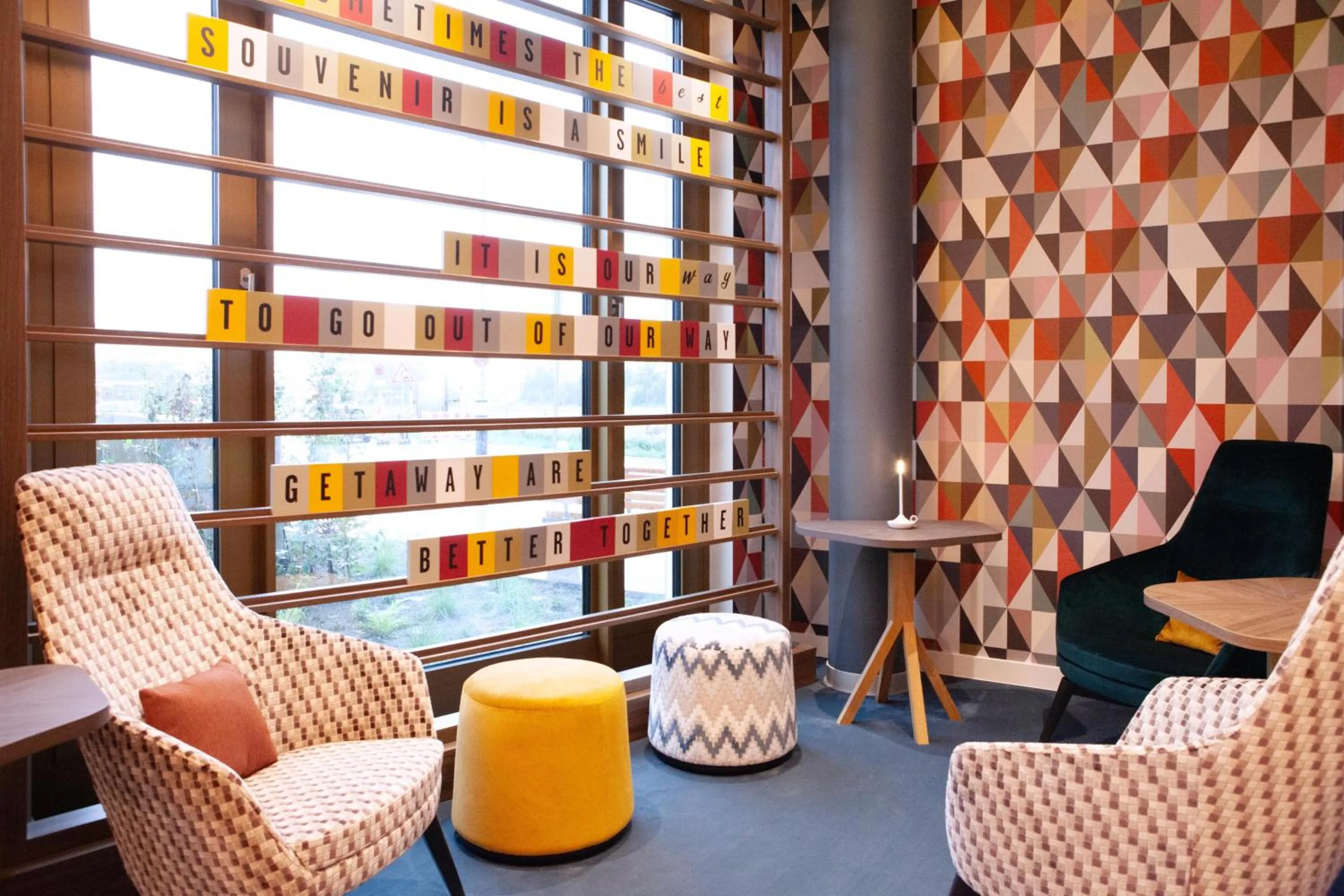 Lobby or reception in Hampton By Hilton Stuttgart Airport