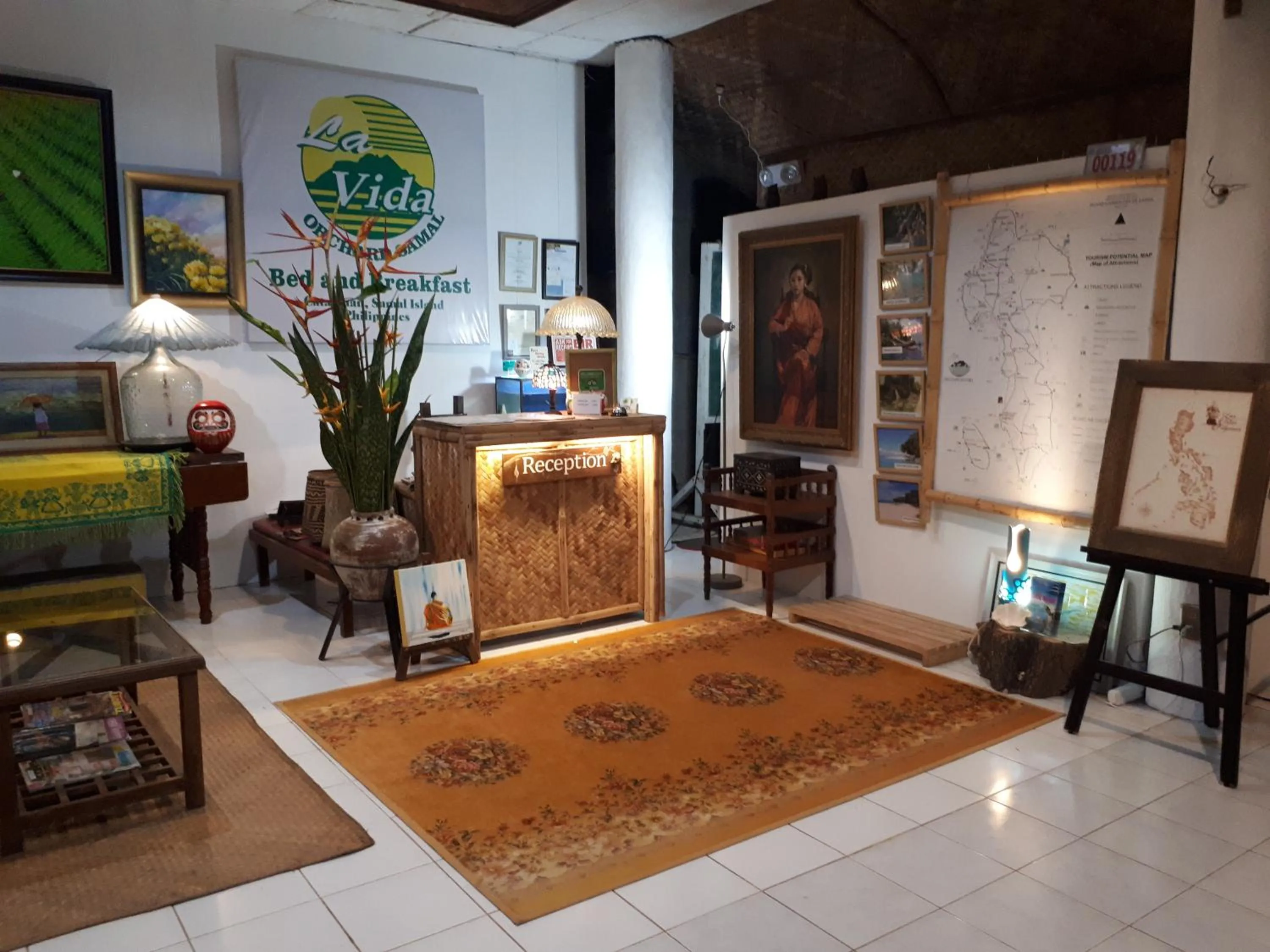 Lobby or reception in La Vida Hostel Samal Island