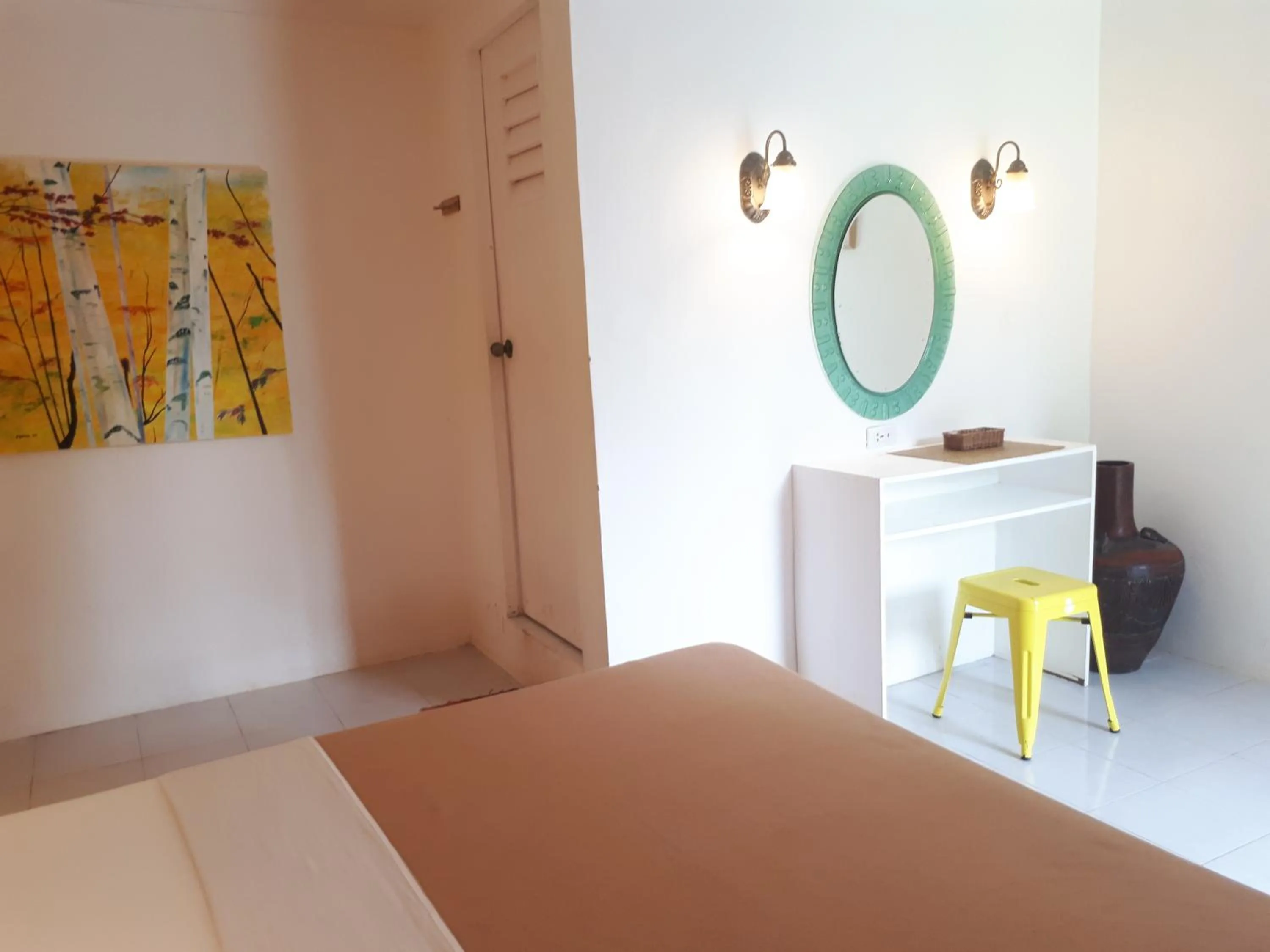 Bedroom, Bed in La Vida Hostel Samal Island