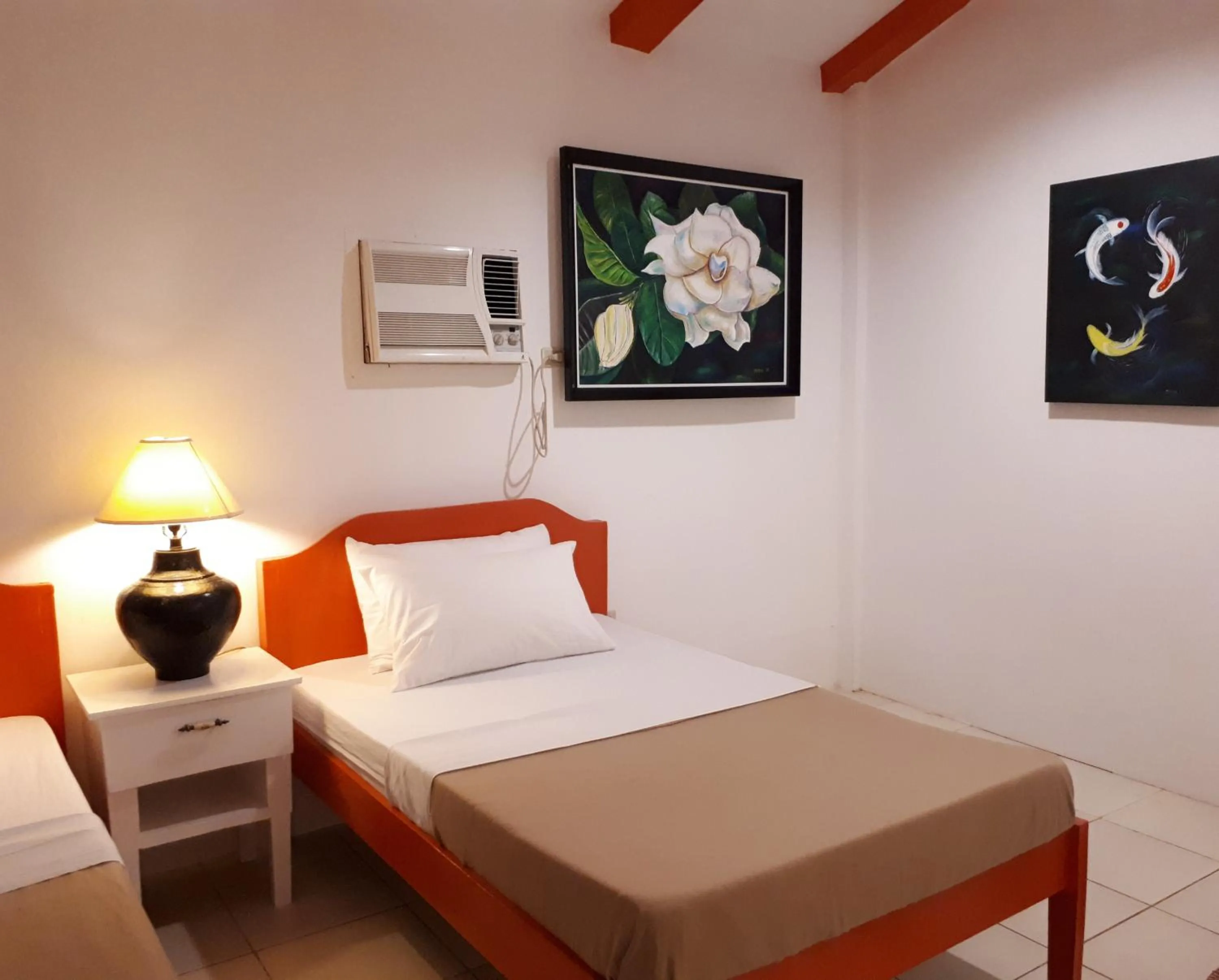 Bedroom, Bed in La Vida Hostel Samal Island