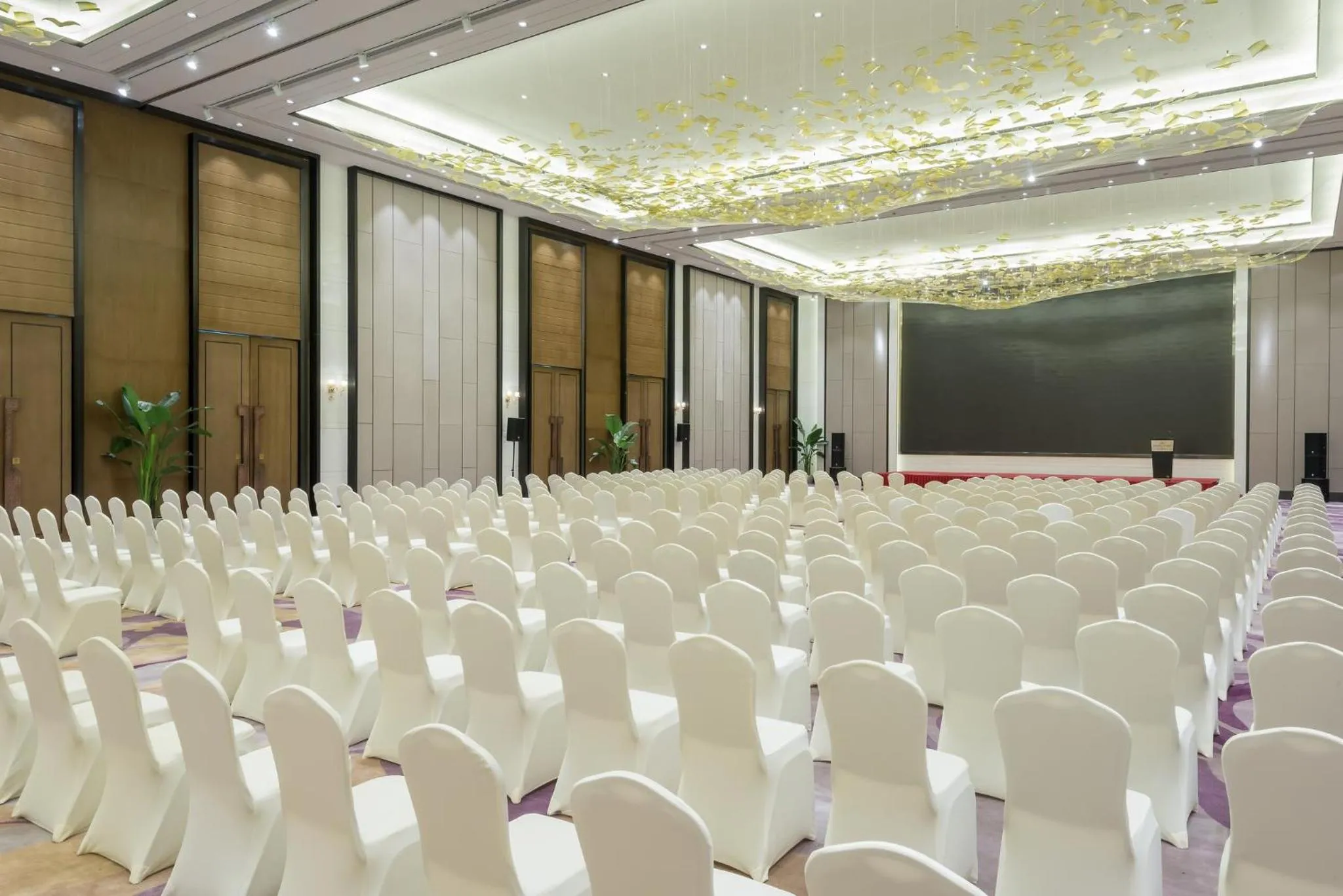 Banquet/Function facilities in Crowne Plaza Yibin by IHG