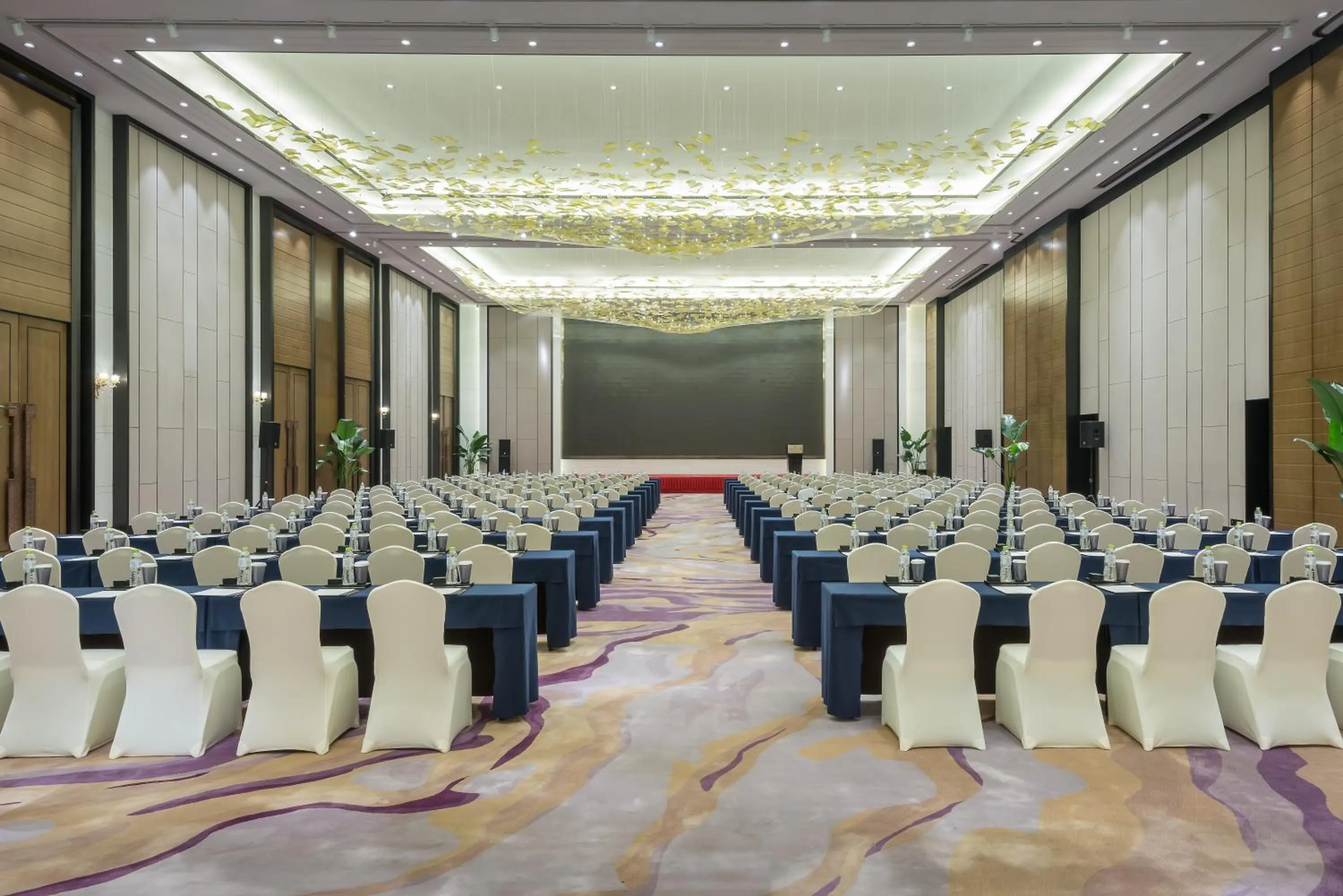 Banquet/Function facilities in Crowne Plaza Yibin by IHG