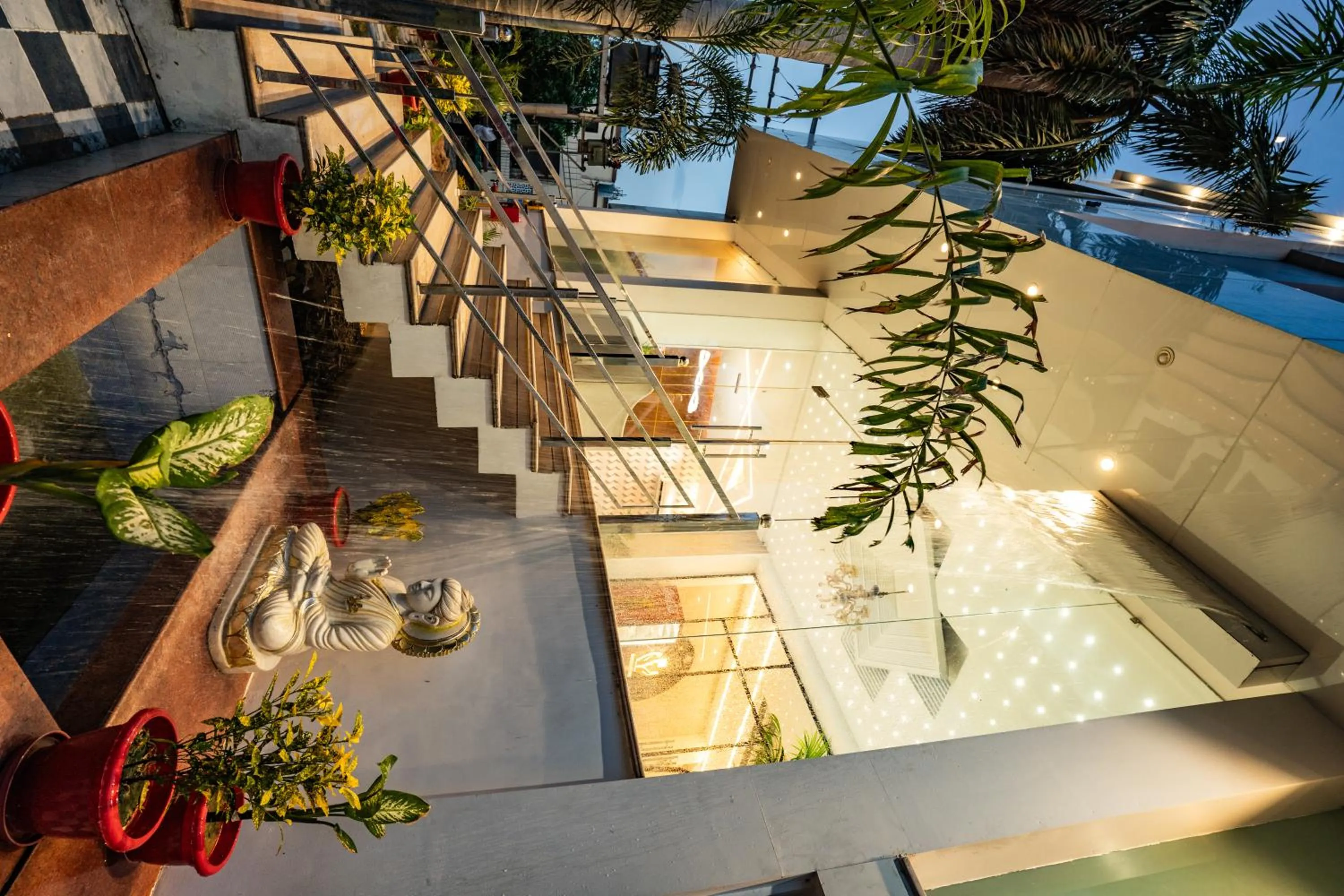 Facade/entrance in Tripli Hotels Evara Inn