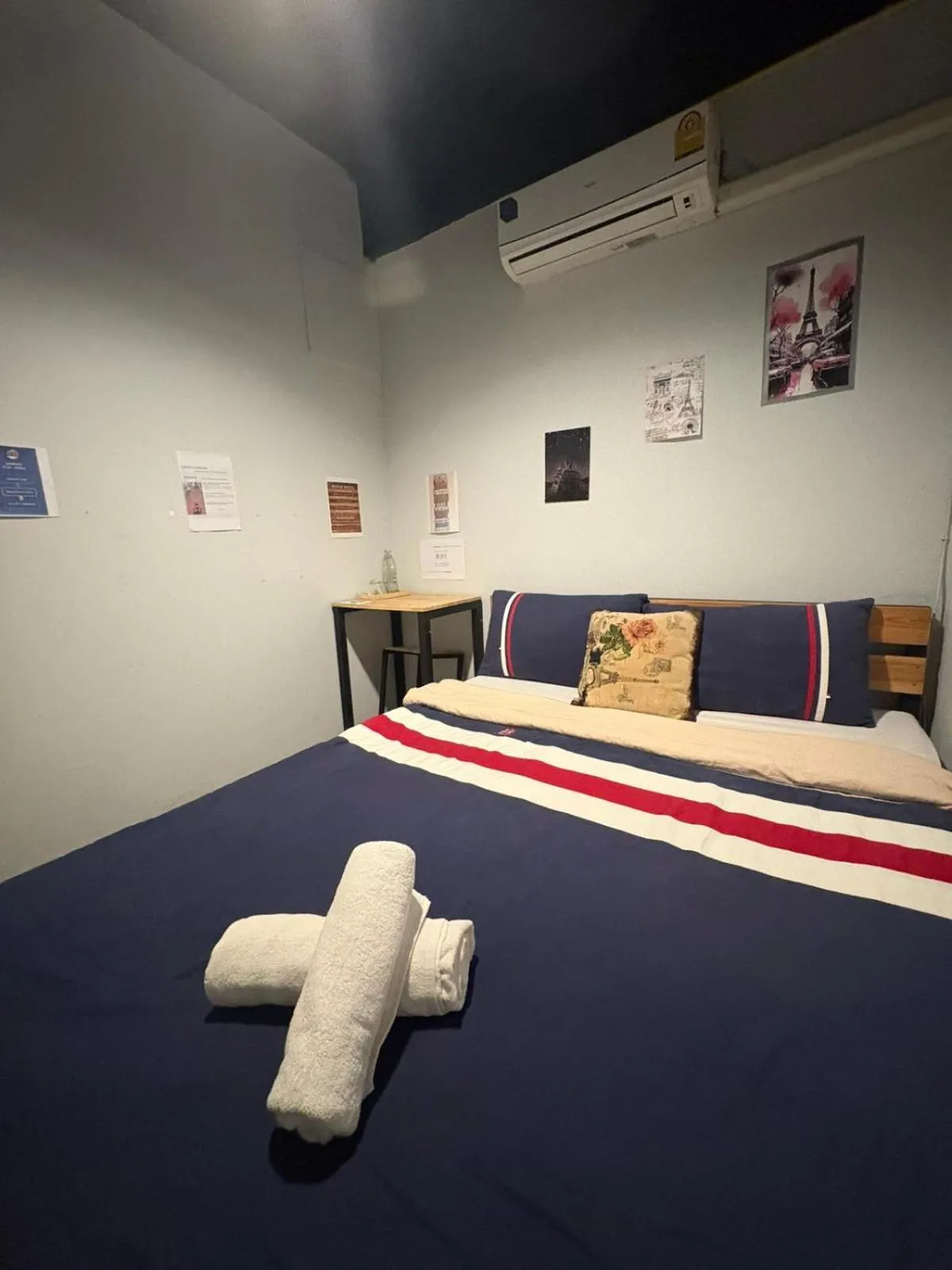 Bed in La Belle Nuit House