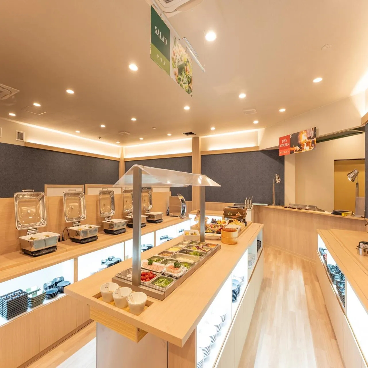 Restaurant/places to eat in Livemax Resort Inami Seafront