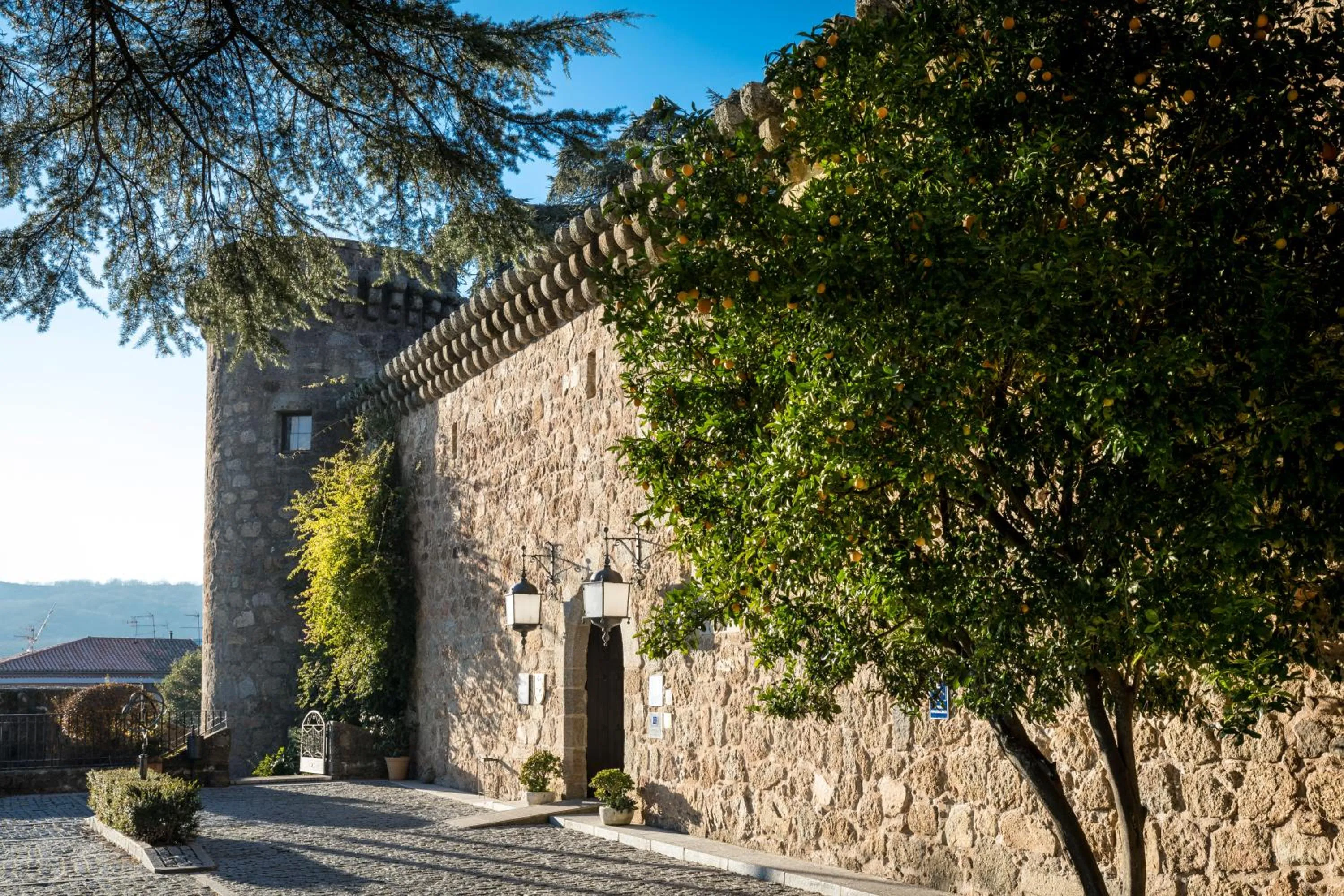 Facade/entrance in Parador de Jarandilla de la Vera