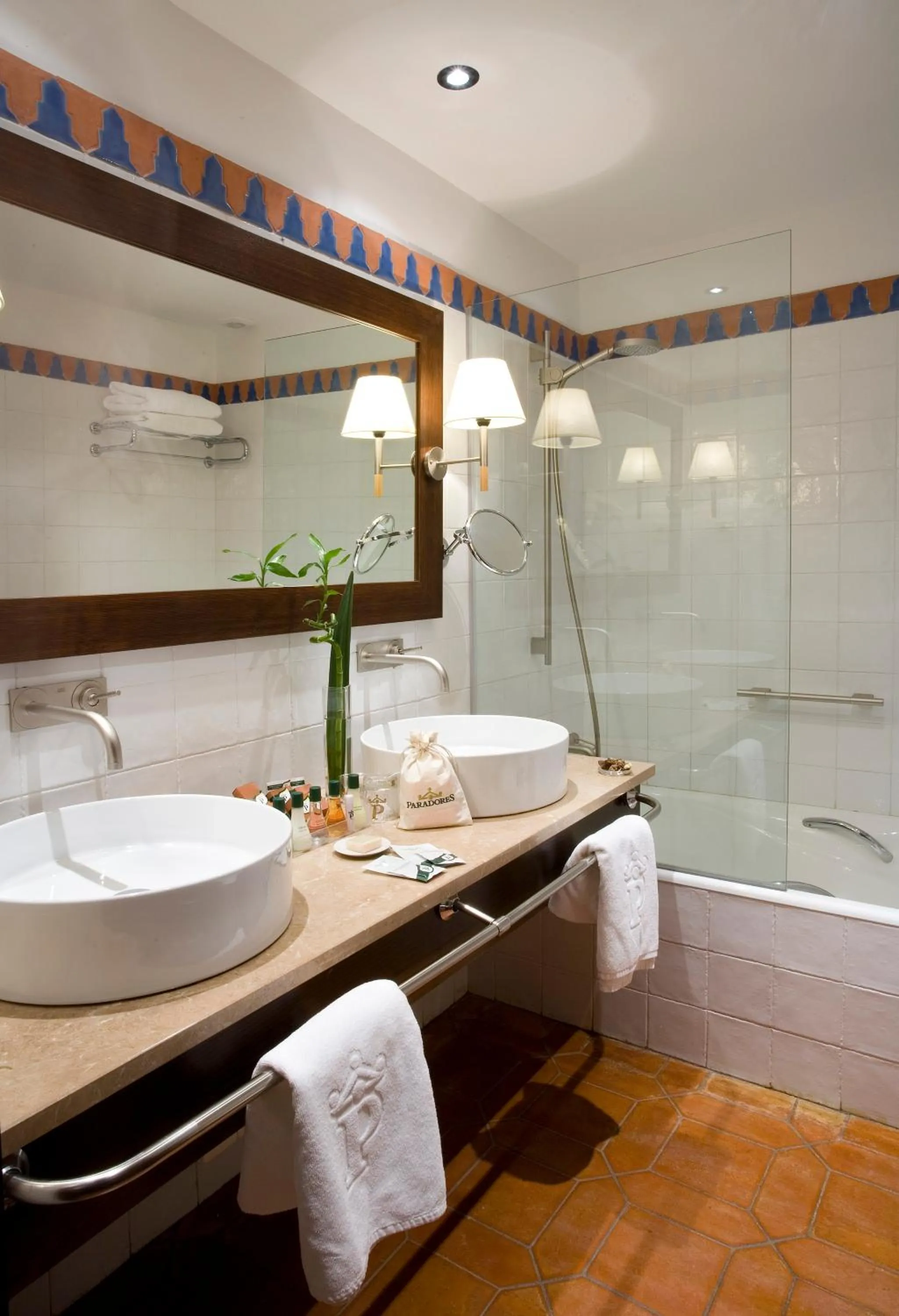 Bathroom in Parador de Jarandilla de la Vera
