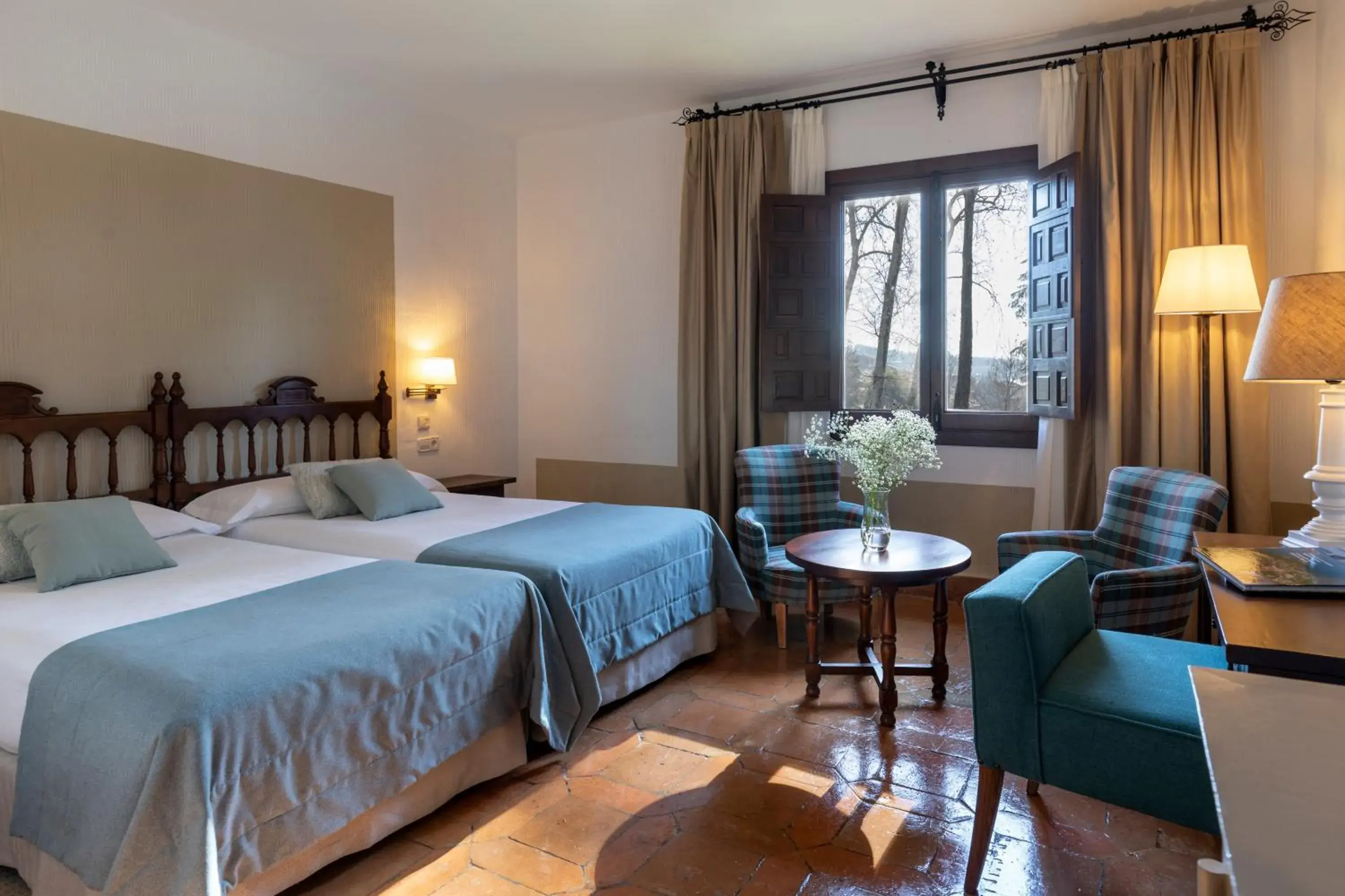 Double or Twin Room with Extra Bed (3 Adults) in Parador de Jarandilla de la Vera Double or Twin Room with Extra Bed (3 Adults) in Parador de Jarandilla de la Vera