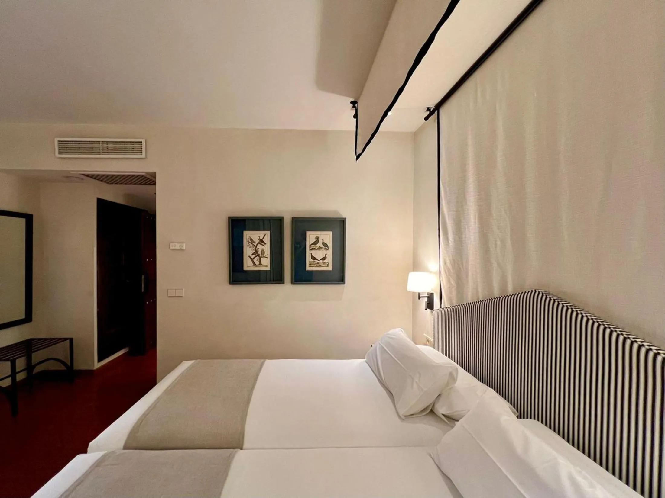 Bedroom, Bed in Parador de Jarandilla de la Vera